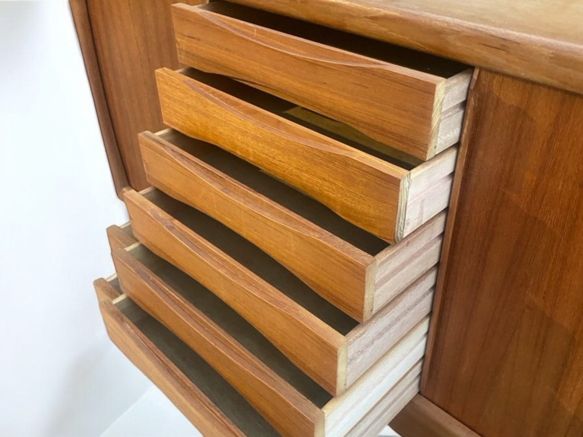 Midcentury_danish_Sideboard_by_Dyrlund,_1960s