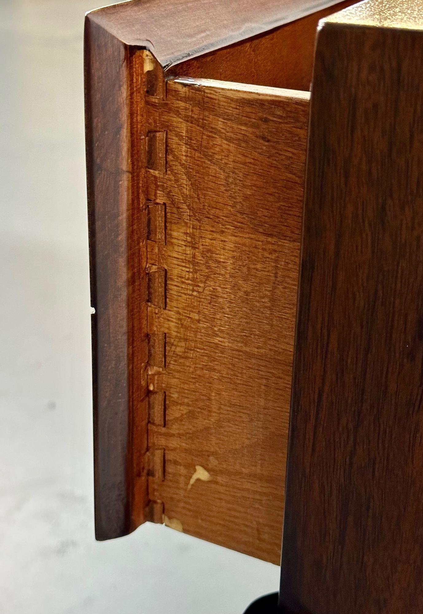 Mid_Century_Modern_Dresser,_West_Michigan_Furniture_Co.,_Ebony_Walnut,_1950s,_USA