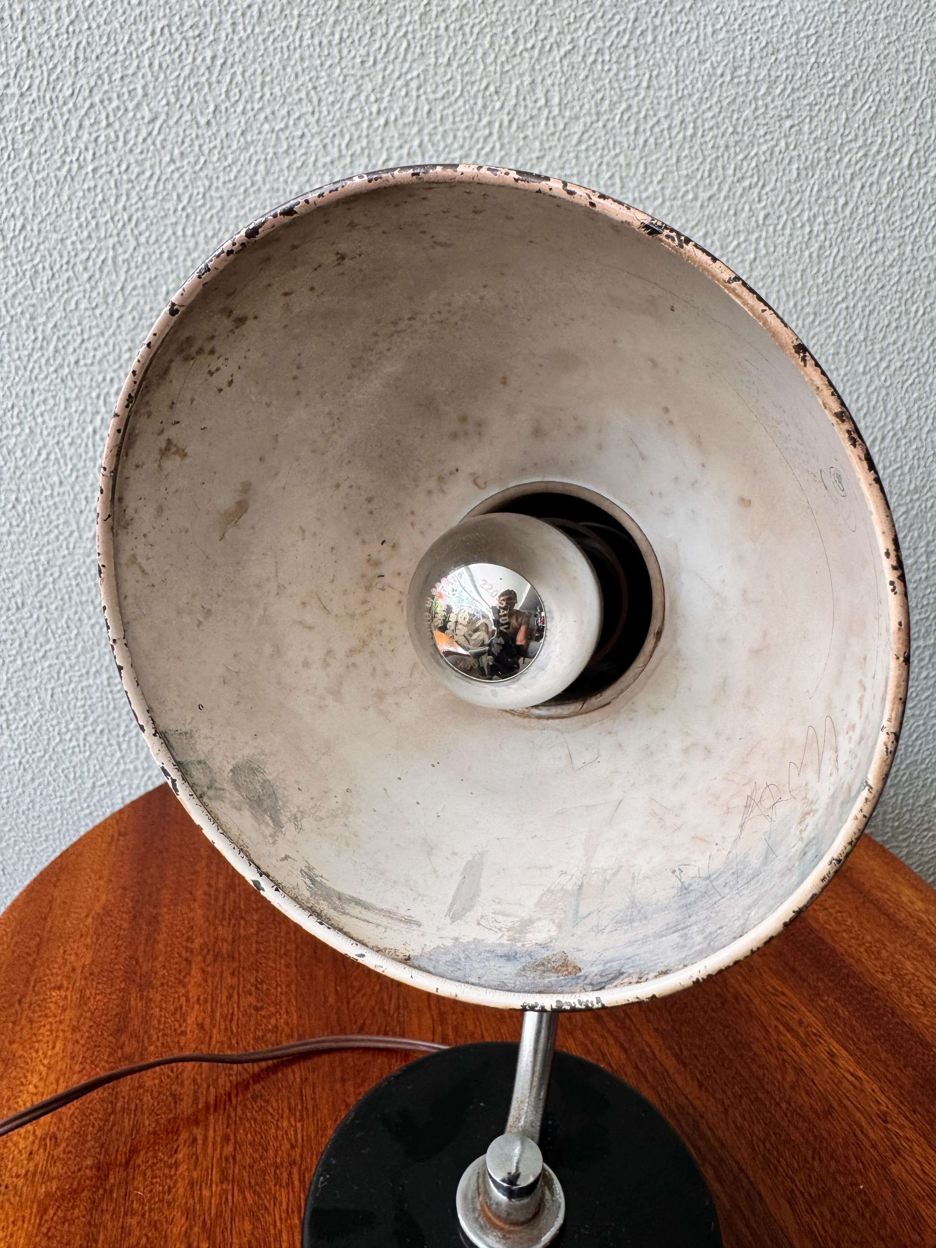 Kaiser_Idell_6722-T_Baby_Dell_Table_Lamp_by_Christian_Dell,_Bauhaus_Design,_1930s,_Germany