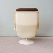 Set_of_Swivel_Lounge_Chair_and_Side_Table_by_Robin_Day_for_Hille,_1970s,_United_Kingdom