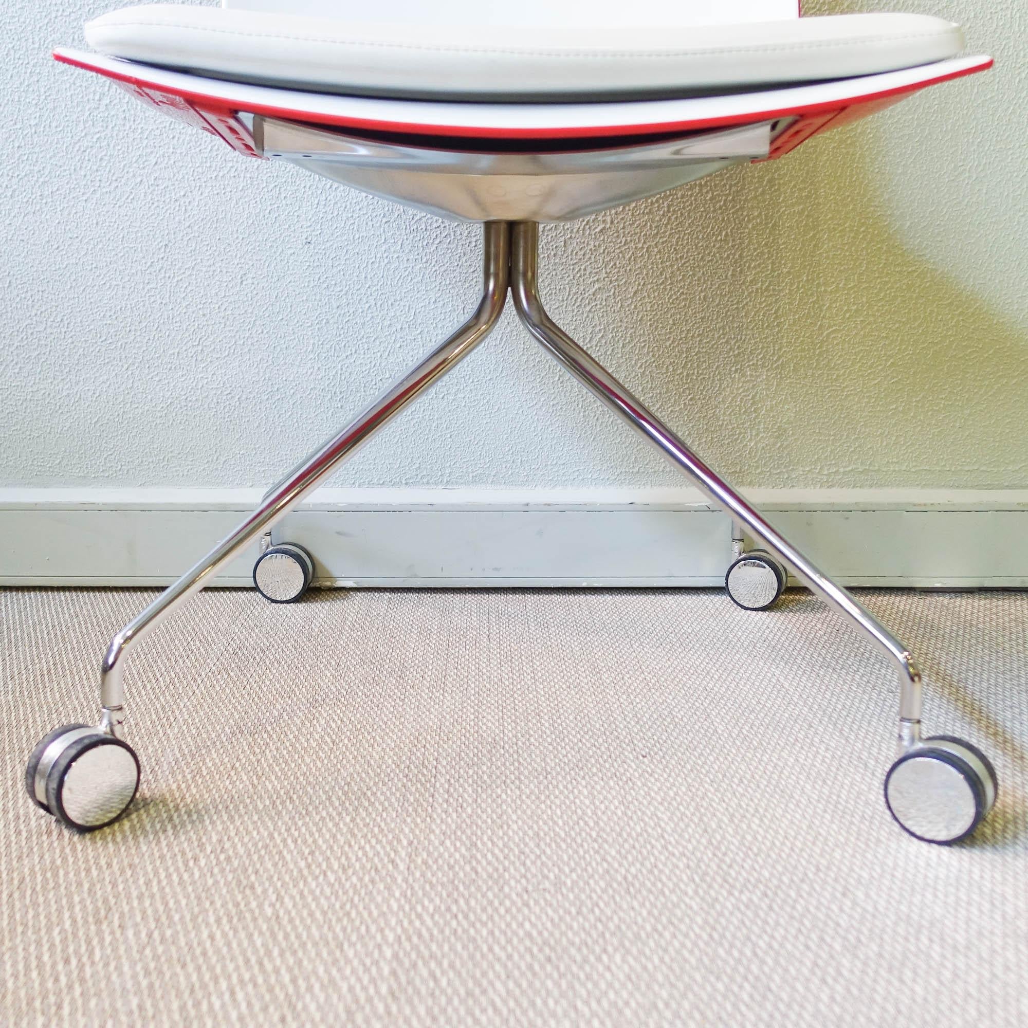 Catifa_Desk_Chair_by_Lievore_Altherr_Molina_for_Arper,_2004,_Italy