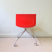 Catifa_Desk_Chair_by_Lievore_Altherr_Molina_for_Arper,_2004,_Italy