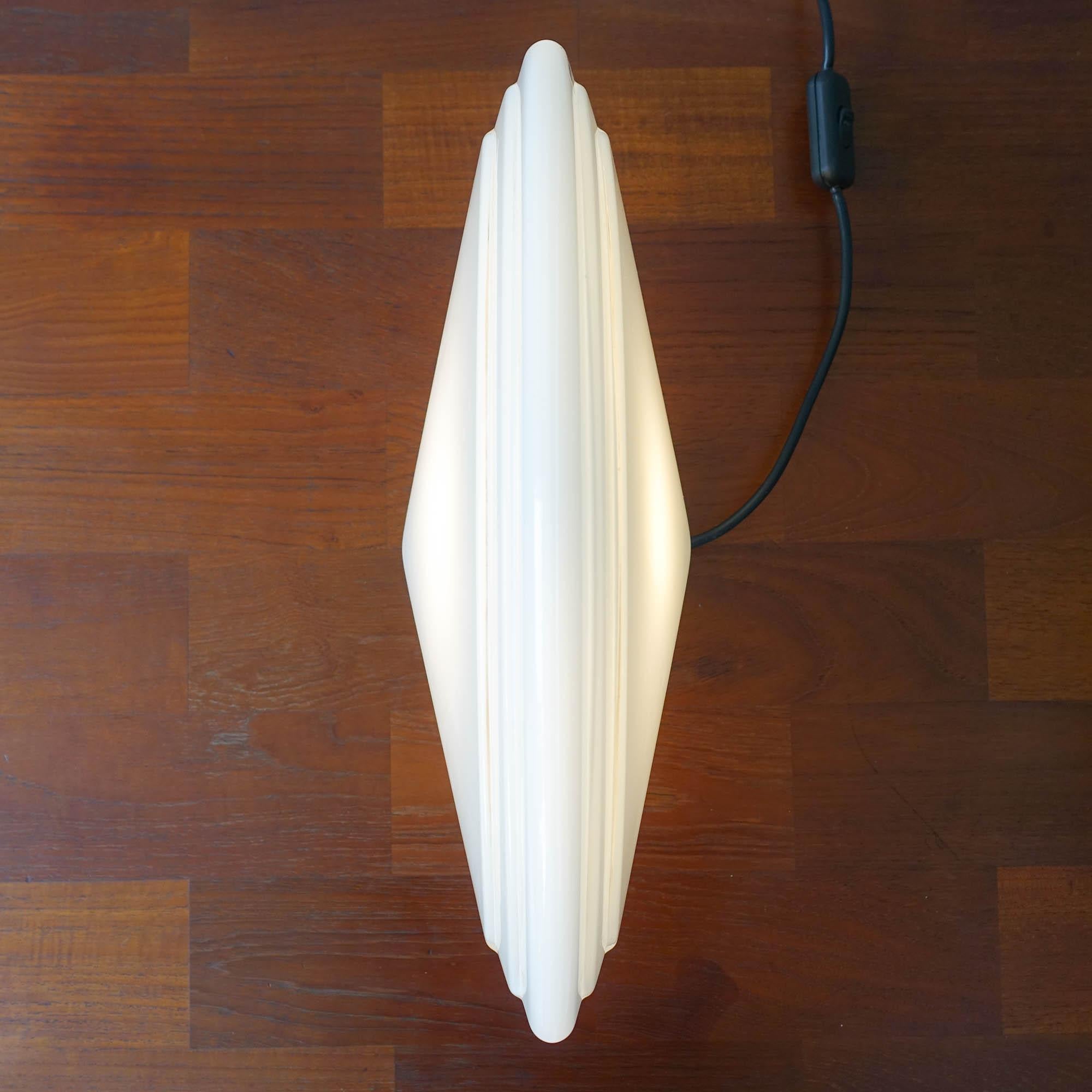Fan_Shaped_Murano_Glass_Table_Lamp_by_AV_Mazzega,_Mid_Century_Modern,_1970s,_Italy