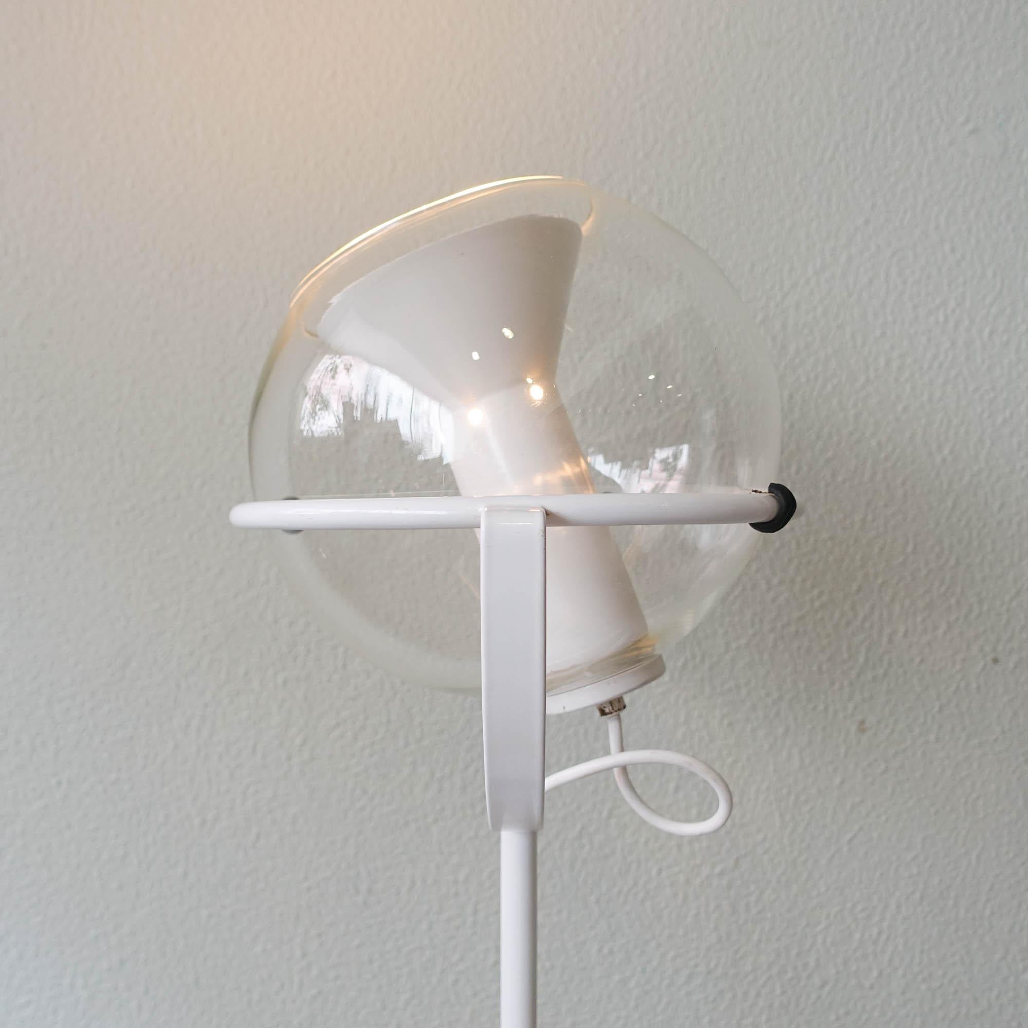 Globe_Floor_Lamp_by_Frank_Ligtelijn_for_Raak,_Mid_Century_Modern,_1960s,_Netherlands
