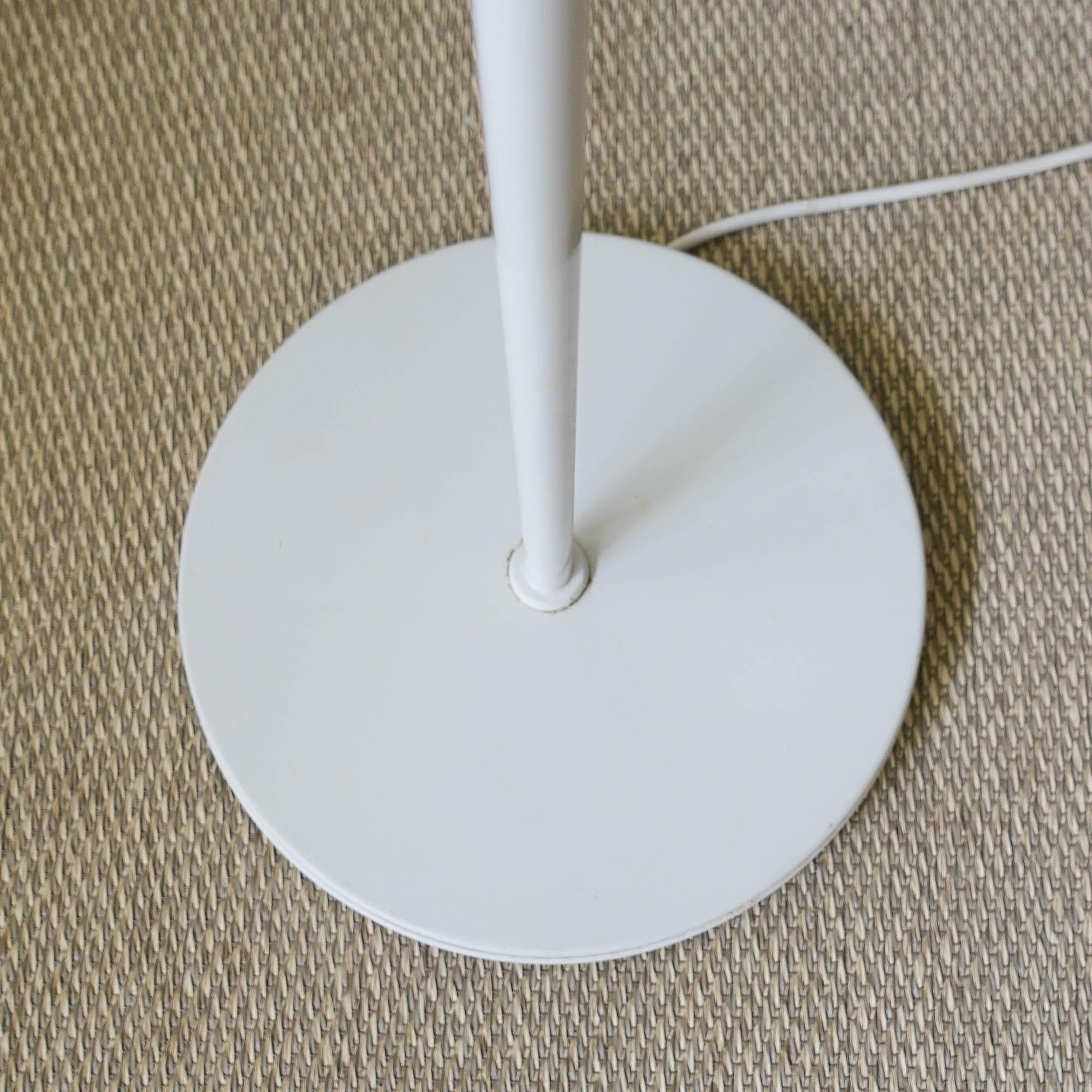 Globe_Floor_Lamp_by_Frank_Ligtelijn_for_Raak,_Mid_Century_Modern,_1960s,_Netherlands