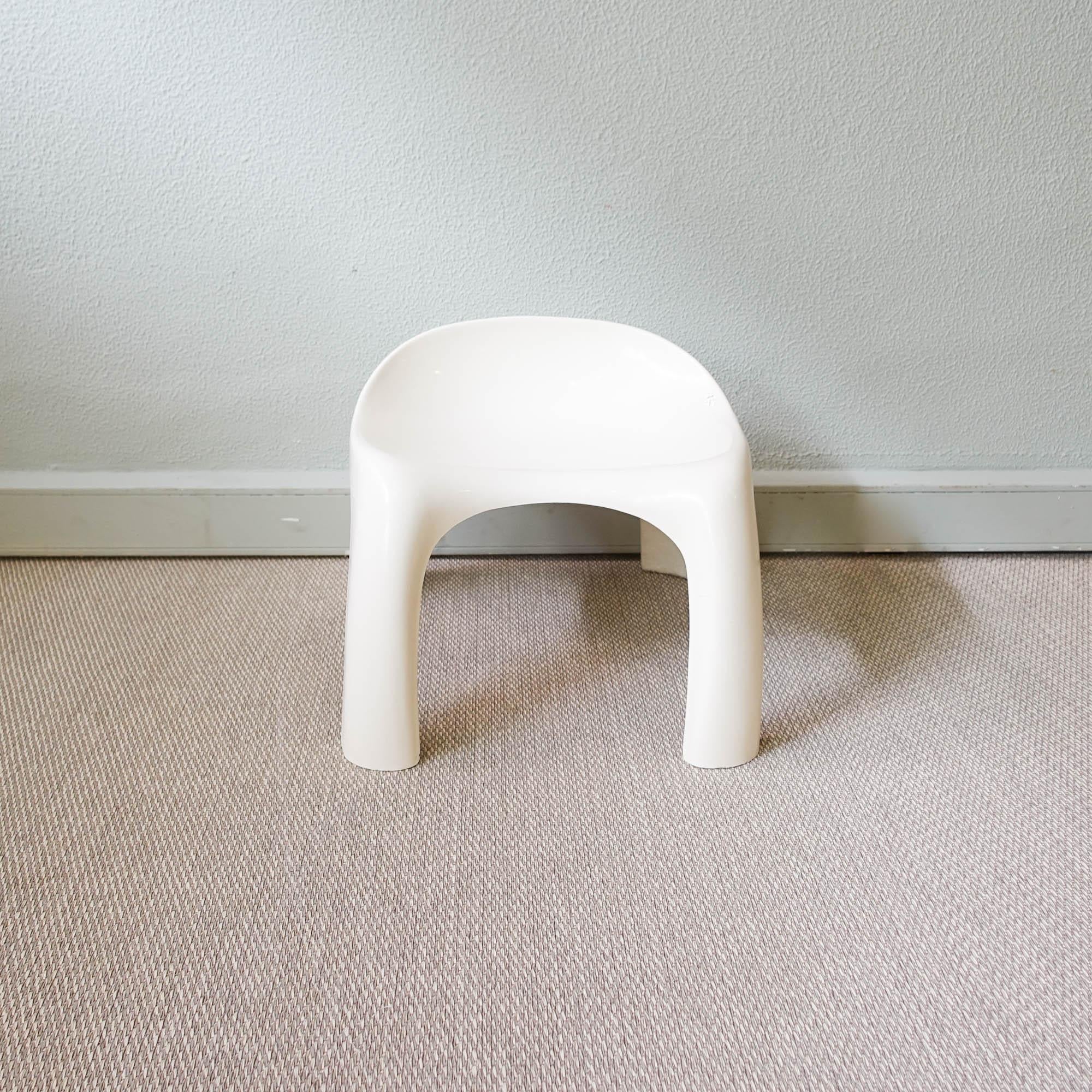 Fiberglass_Stool_in_the_Style_of_Efebino_by_Stacy_Duke_for_Artemide,_Space_Age_Design,_1970s,_Portugal