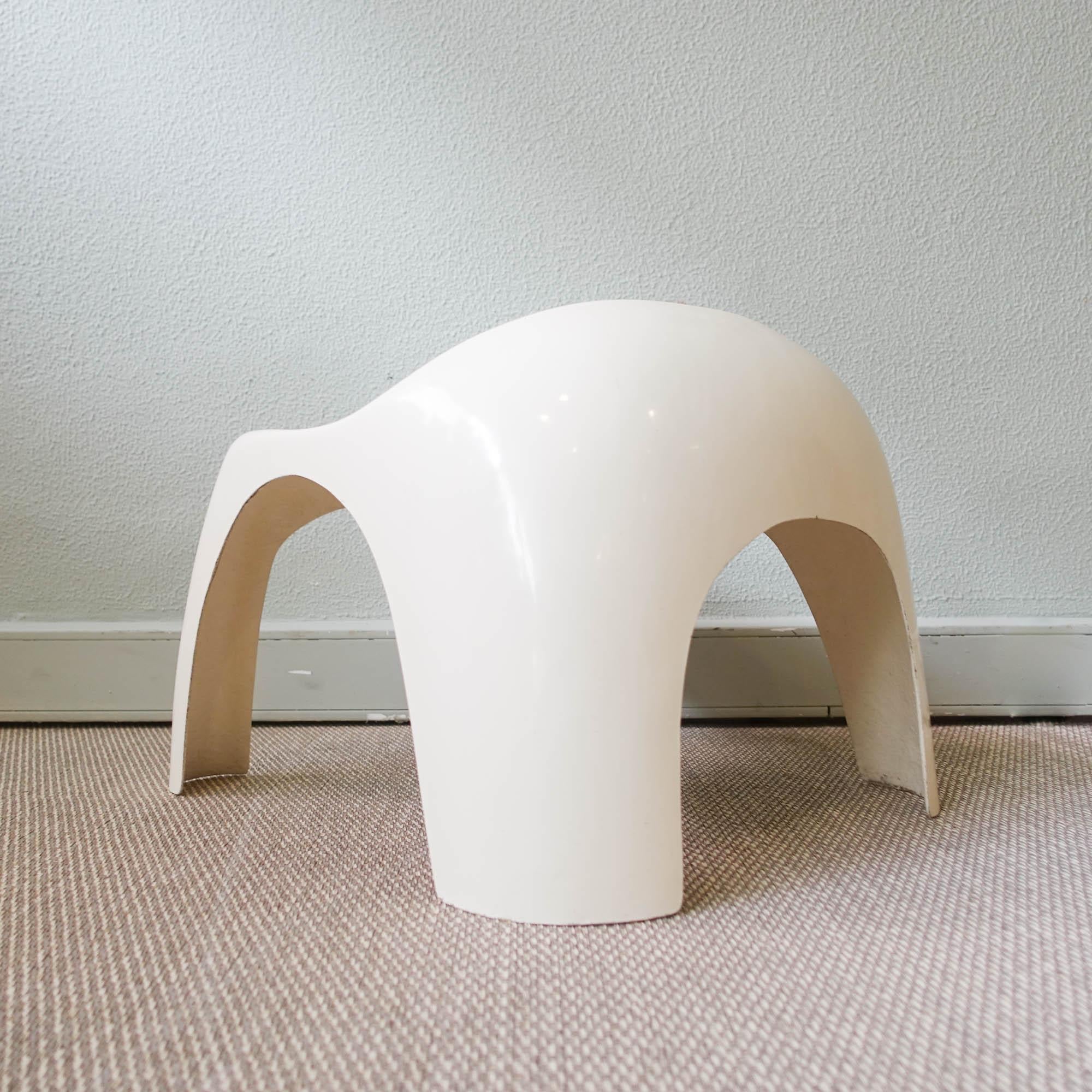Fiberglass_Stool_in_the_Style_of_Efebino_by_Stacy_Duke_for_Artemide,_Space_Age_Design,_1970s,_Portugal