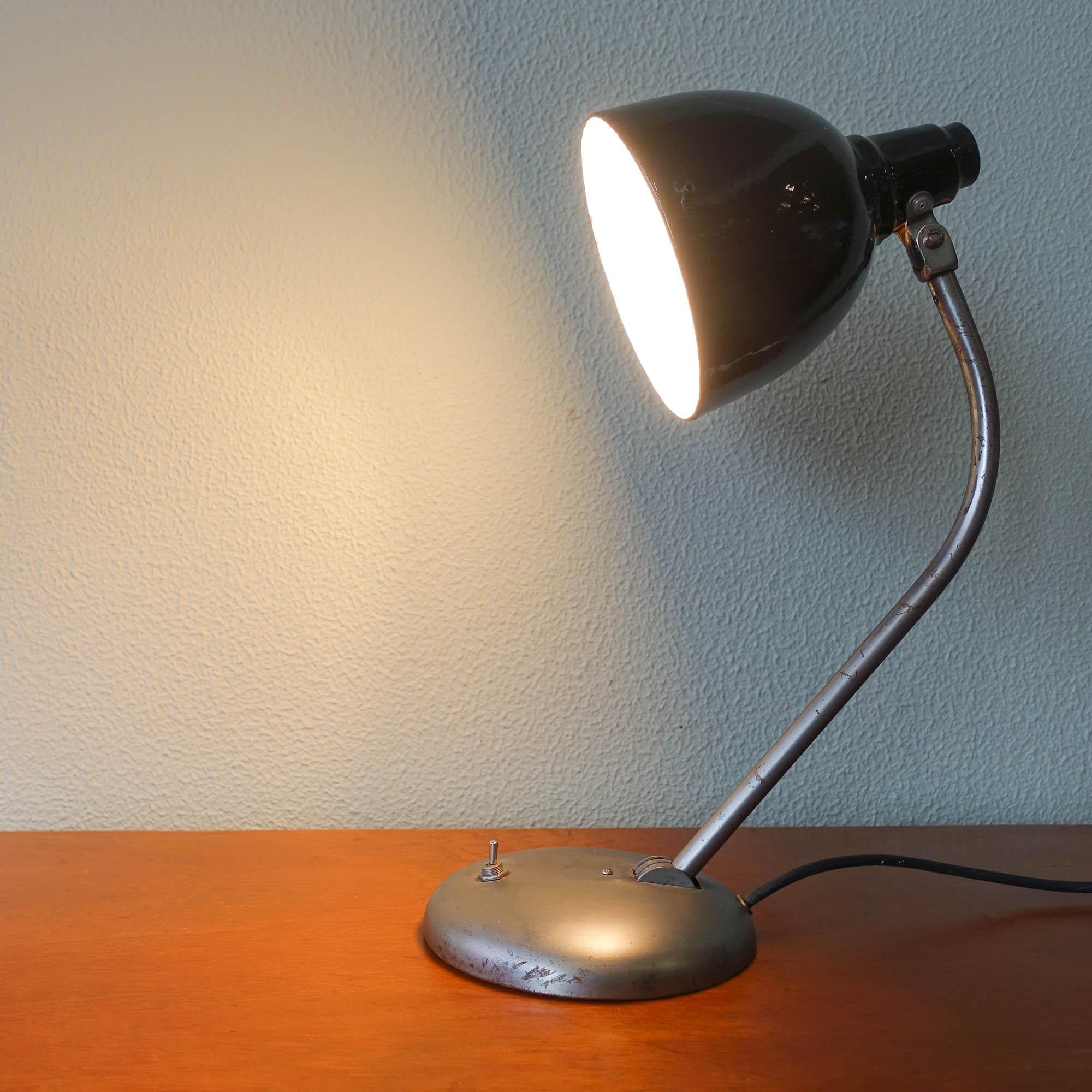Desk_Lamp_by_HALA_Zeist,_Bauhaus_Modern_Design,_1930s,_Netherlands