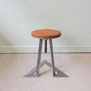 Triângulo_Screwable_Stool_by_Miguel_Saboya,_Portugal