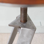 Triângulo_Screwable_Stool_by_Miguel_Saboya,_Portugal