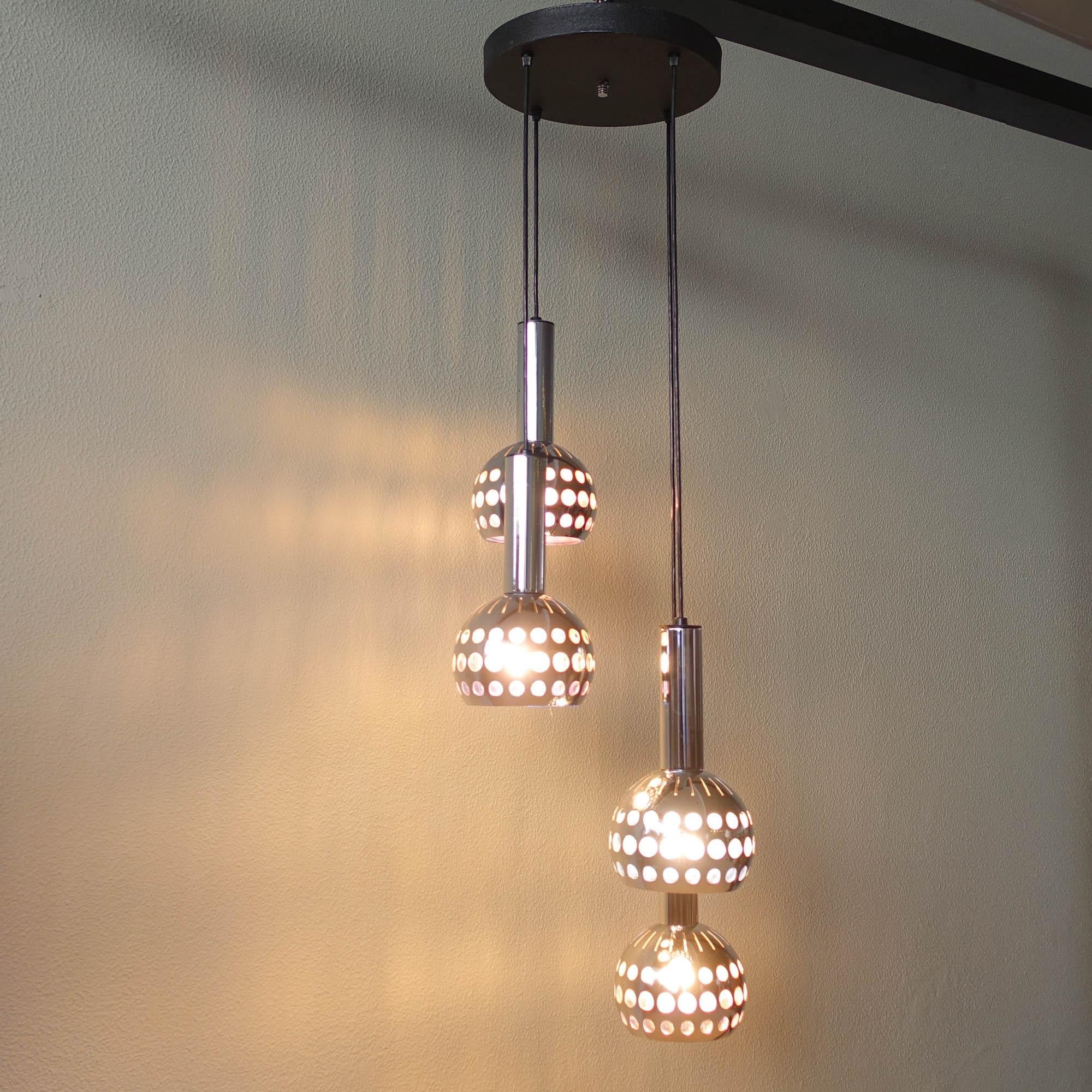 Symphonie_Four_Shade_Cascade_Lamp_by_Euroline,_Mid_Century_Modern_Pendant,_1970s,_France