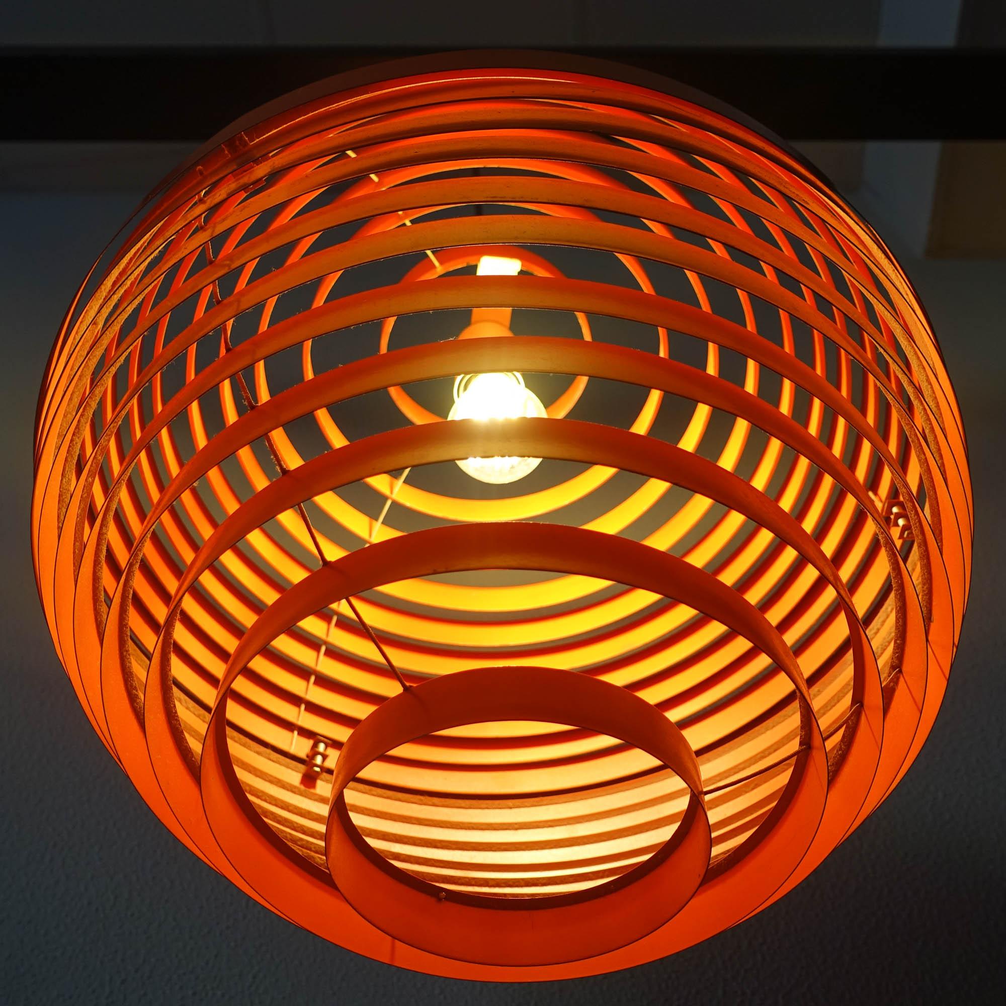 Dynamic_Model_Pendant_Lamp_by_Wilhelm_Vest_for_Vest_Leuchten,_1969,_Austria