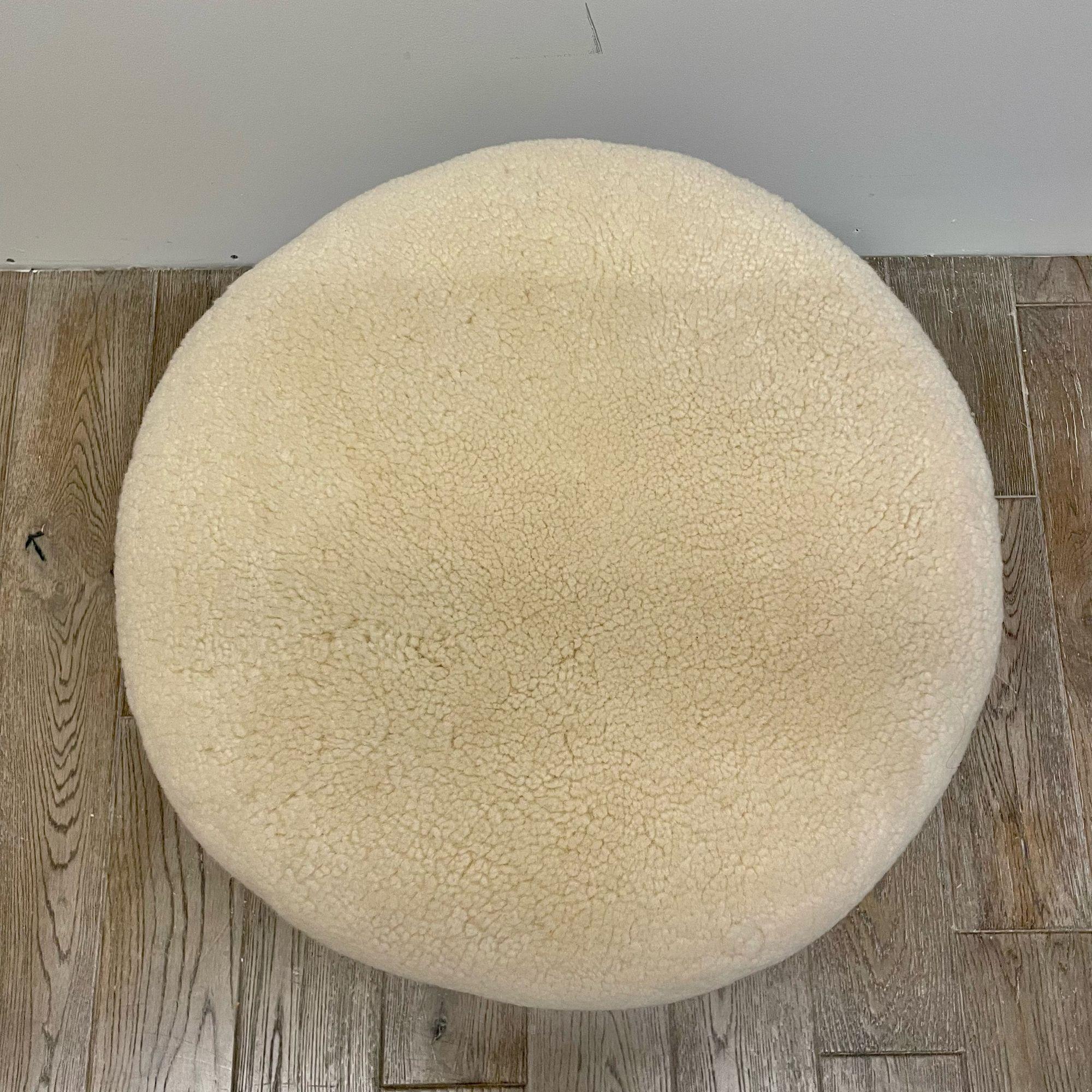 Sheepskin_Footstool_Swedish_Modern_Style_Contemporary_2023_USA