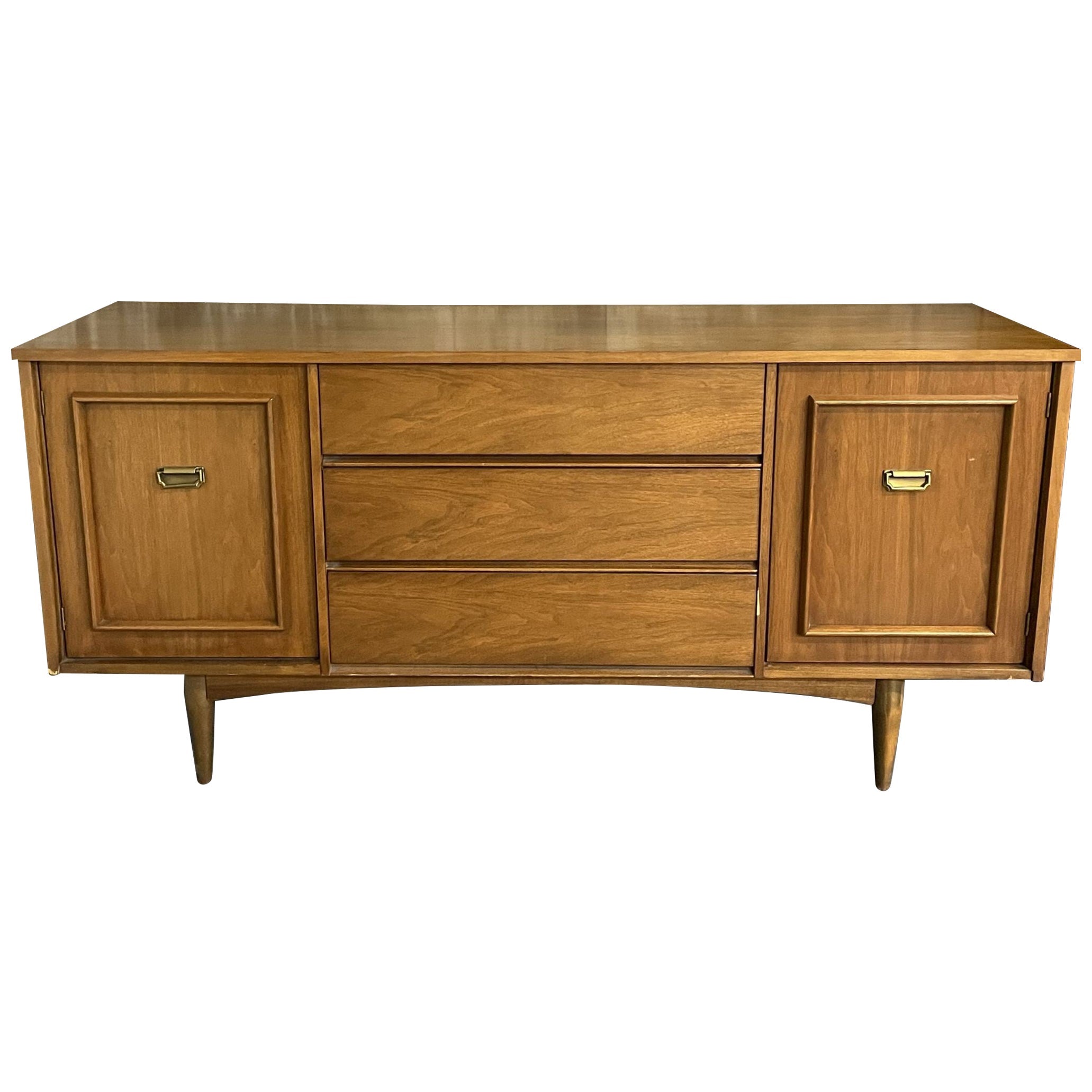 Mid-Century_Modern_Dresser_Walnut_1960s_USA