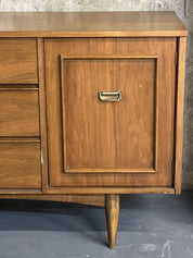 Mid-Century_Modern_Dresser_Walnut_1960s_USA