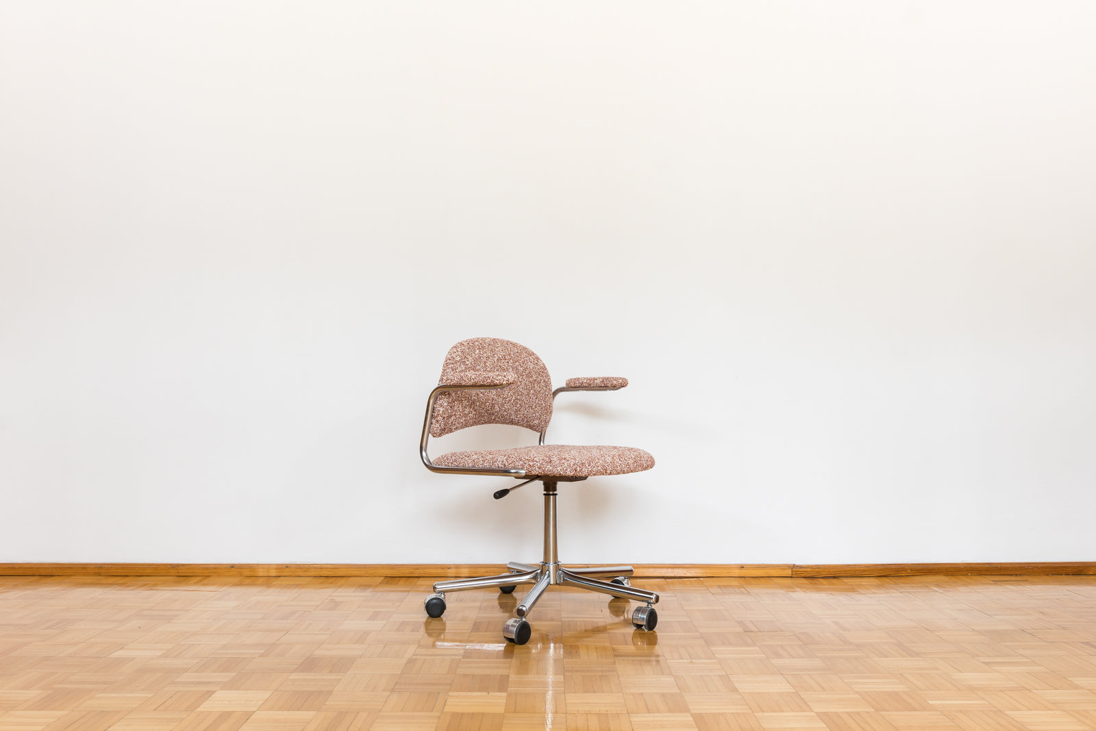 Swivel_Chair,_Kovona,_Czech_Republic,_1990s