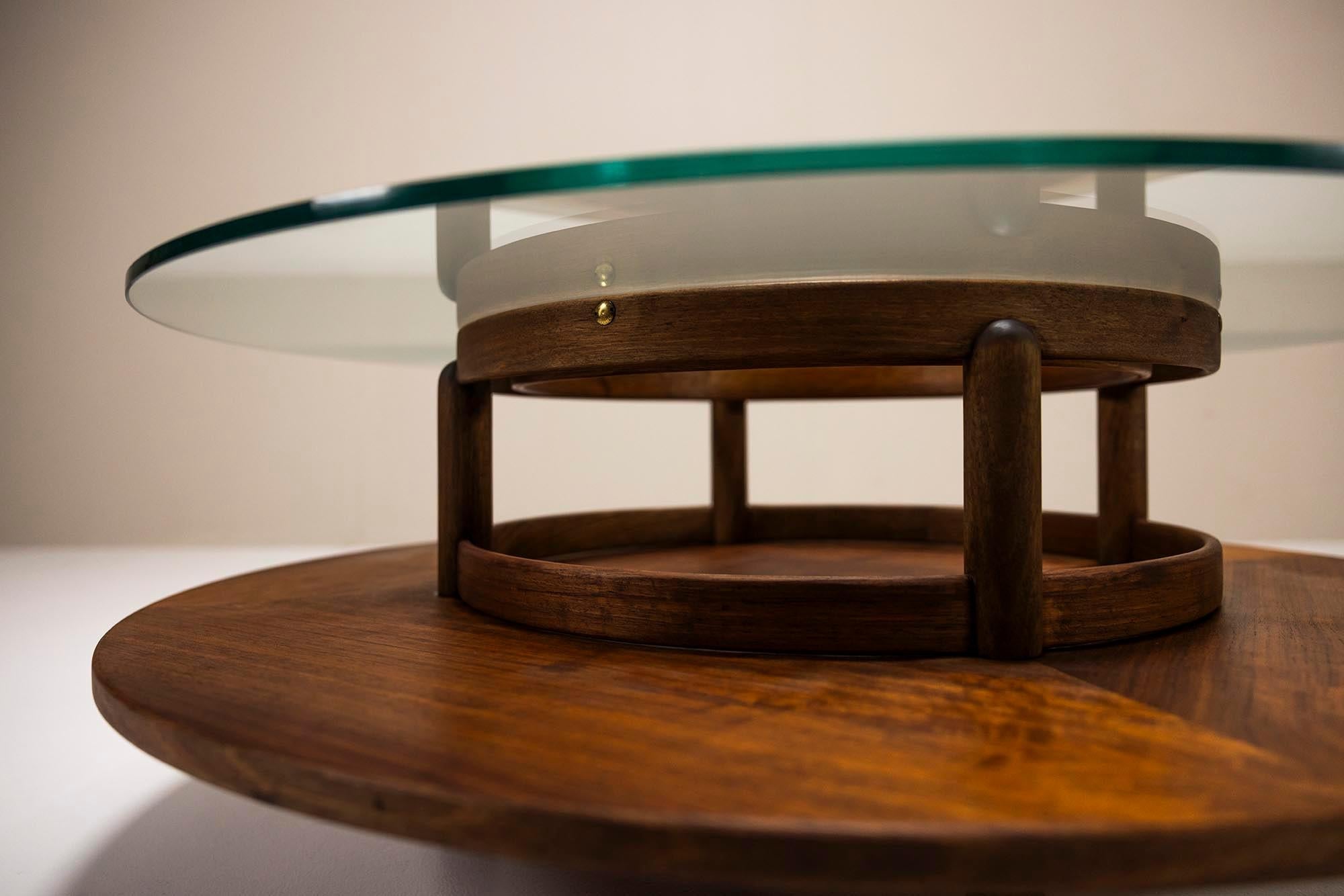 Round_Coffee_Table_In_Glass_And_Teak_By_Gianfranco_Frattini_for_Cassina,_Italy