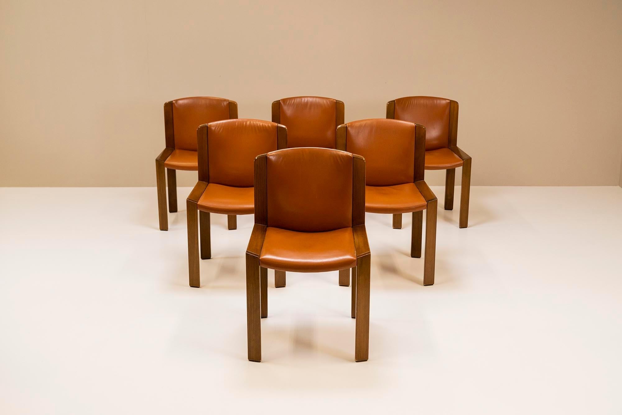 Model_300_Dining_Chairs_by_Joe_Colombo_for_Pozzi_1965_Italy