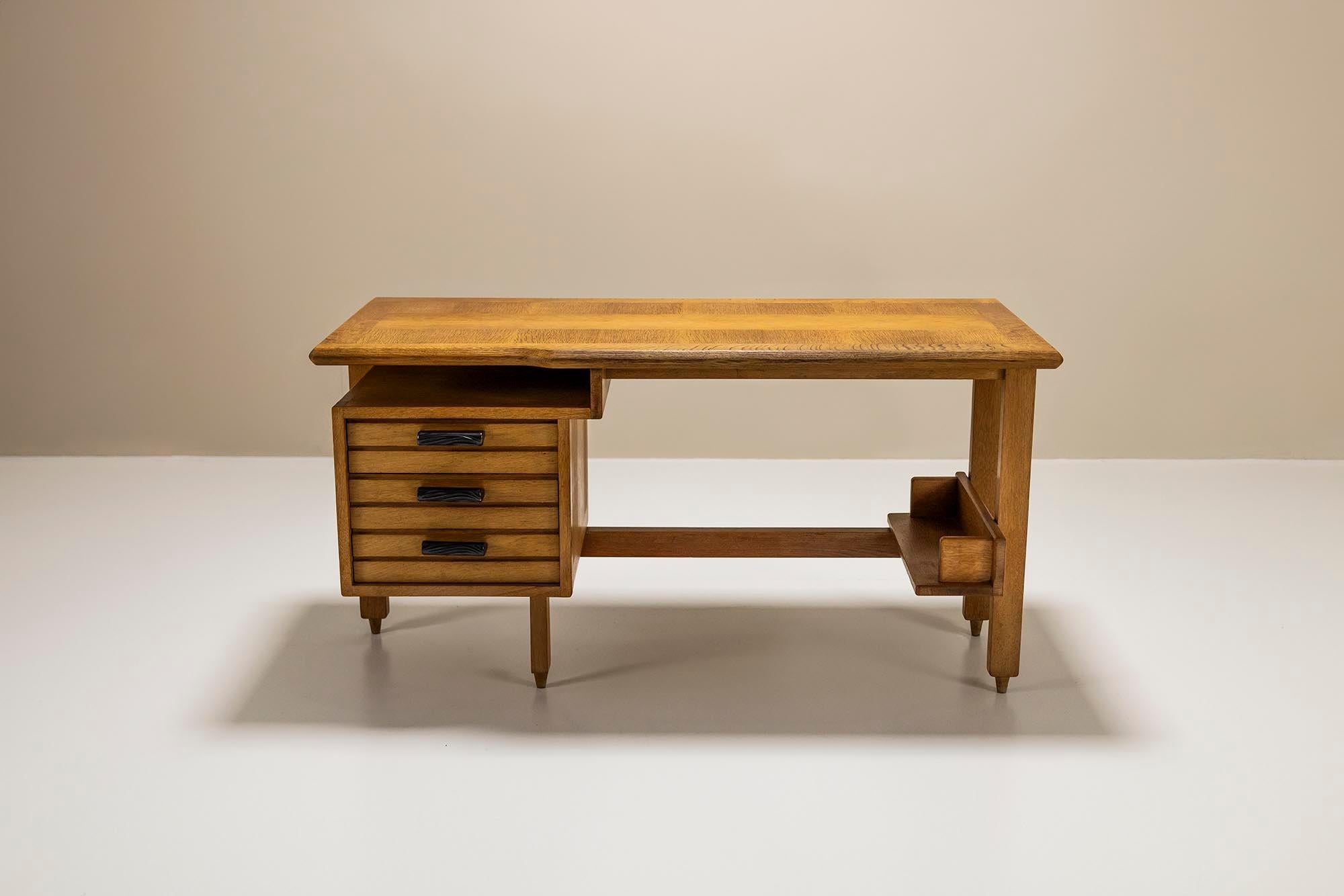Oak_Desk_by_Guillerme_et_Chambron_for_Votre_Maison_1960s_France
