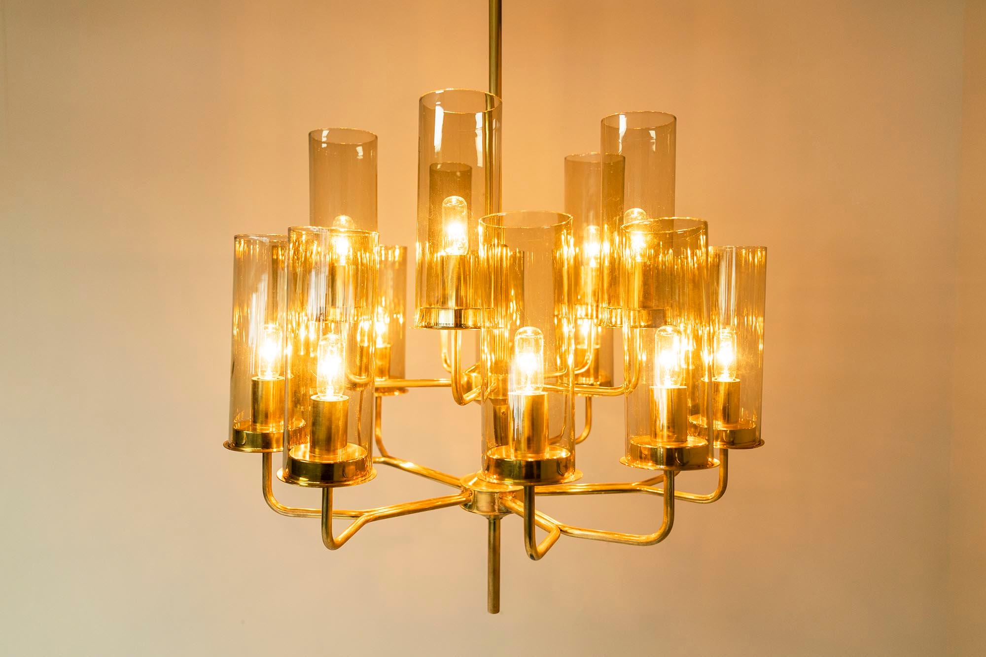 Hans_Agne_Jakobsson_Chandelier_Model_T434/15_in_Brass_and_Glass,_Sweden,_1960s