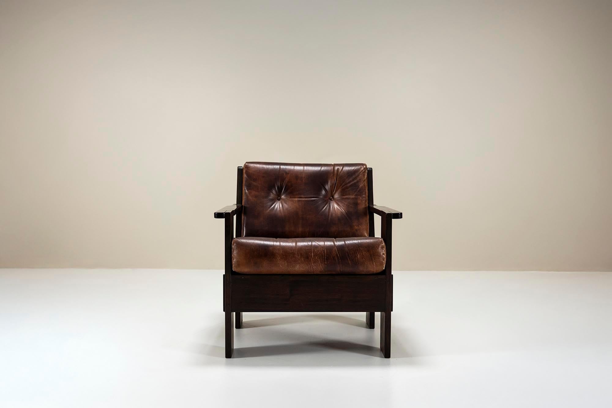 Set_of_2_Armchairs_by_Giuseppe_Rivadossi_in_Leather_and_Slavonian_Oak