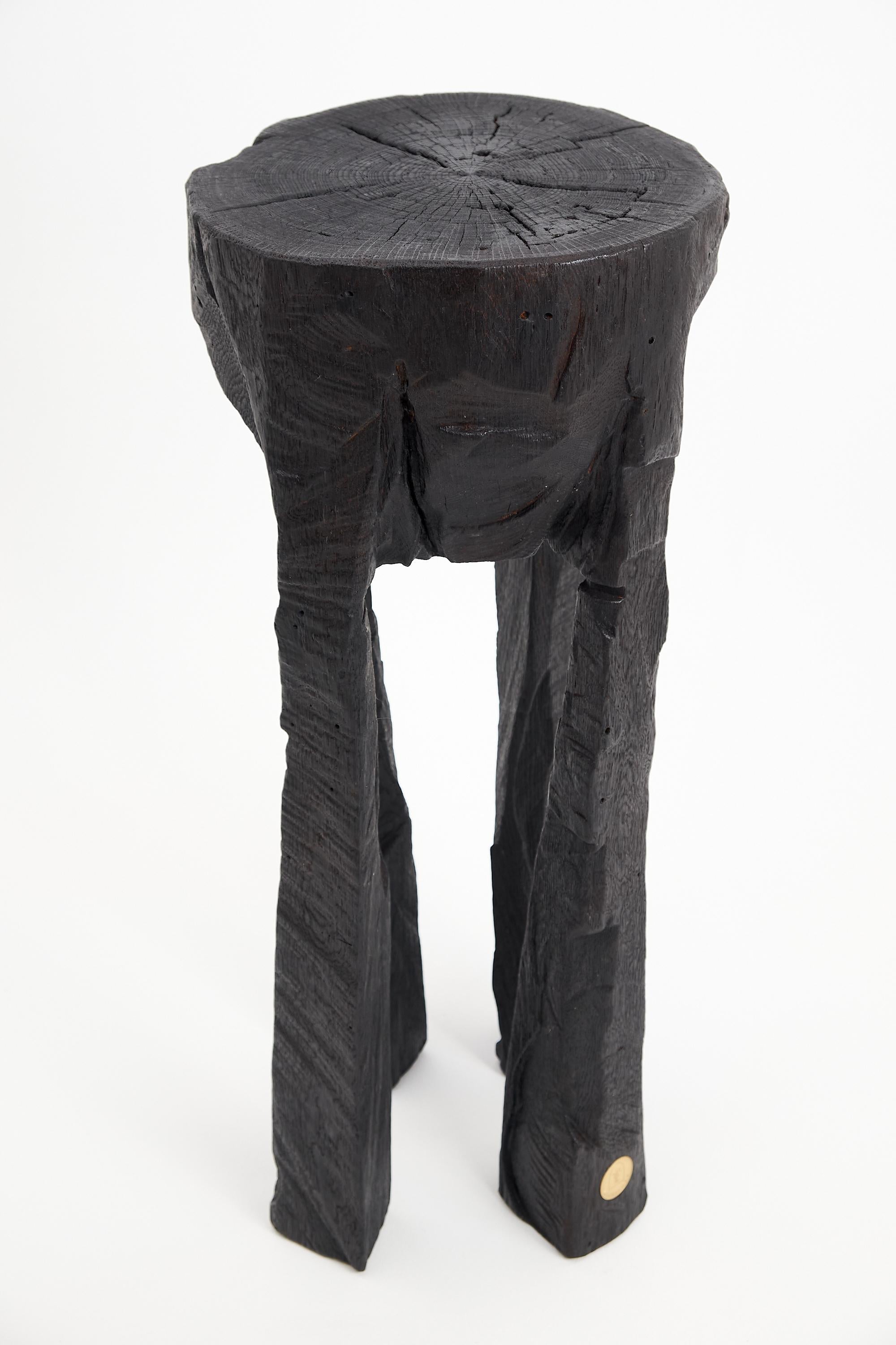 Logniture,_Solid_Burnt_Wood,_Oak,_Side_Table,_Wine_Table,_Chainsaw_Carved