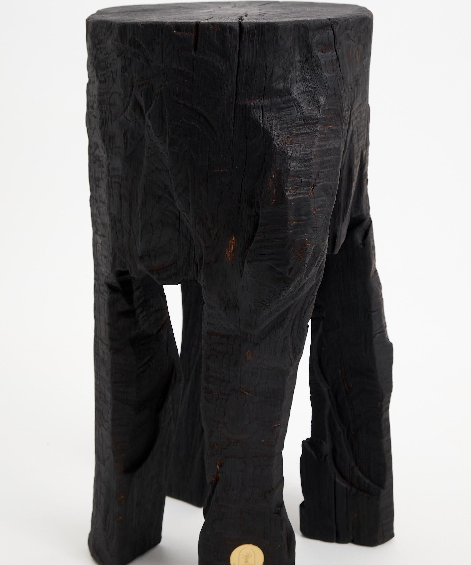 Solid_Burnt_Wood,_Oak,_Side_Table,_Wine_Table,_Chainsaw_Carved