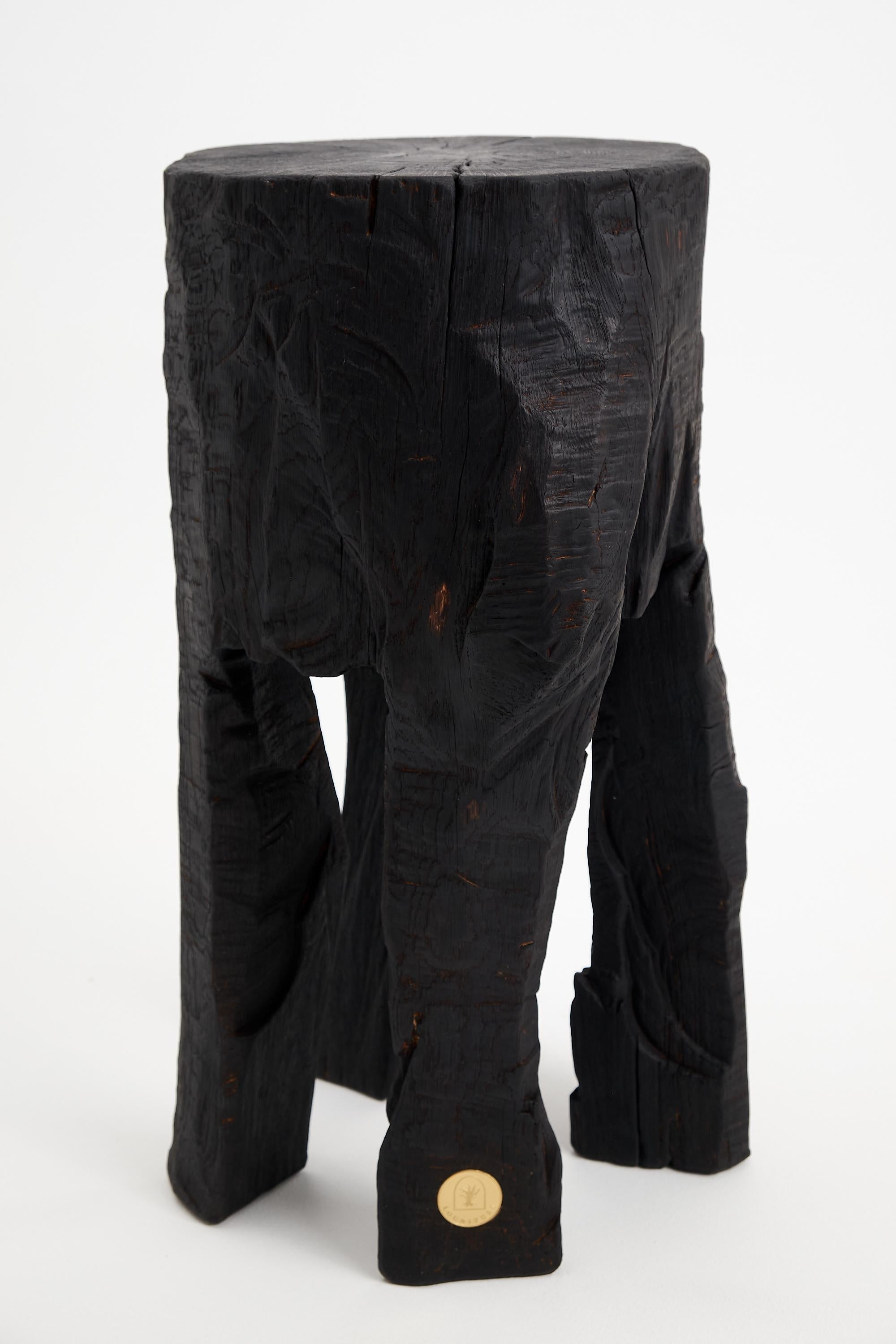 Solid_Burnt_Wood,_Oak,_Side_Table,_Wine_Table,_Chainsaw_Carved