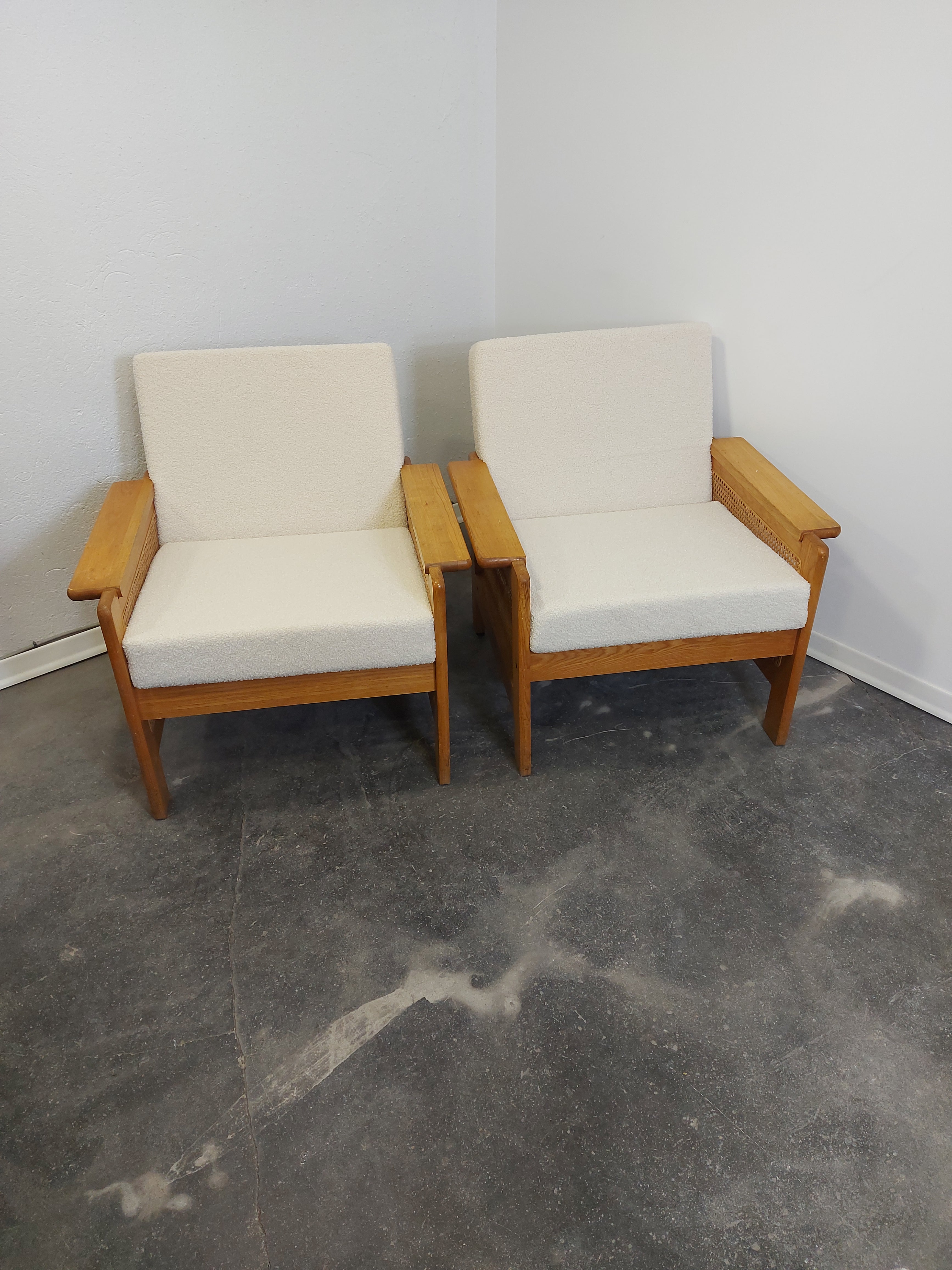 Set_of_2_Arm_Lounge_chair_from_1970s