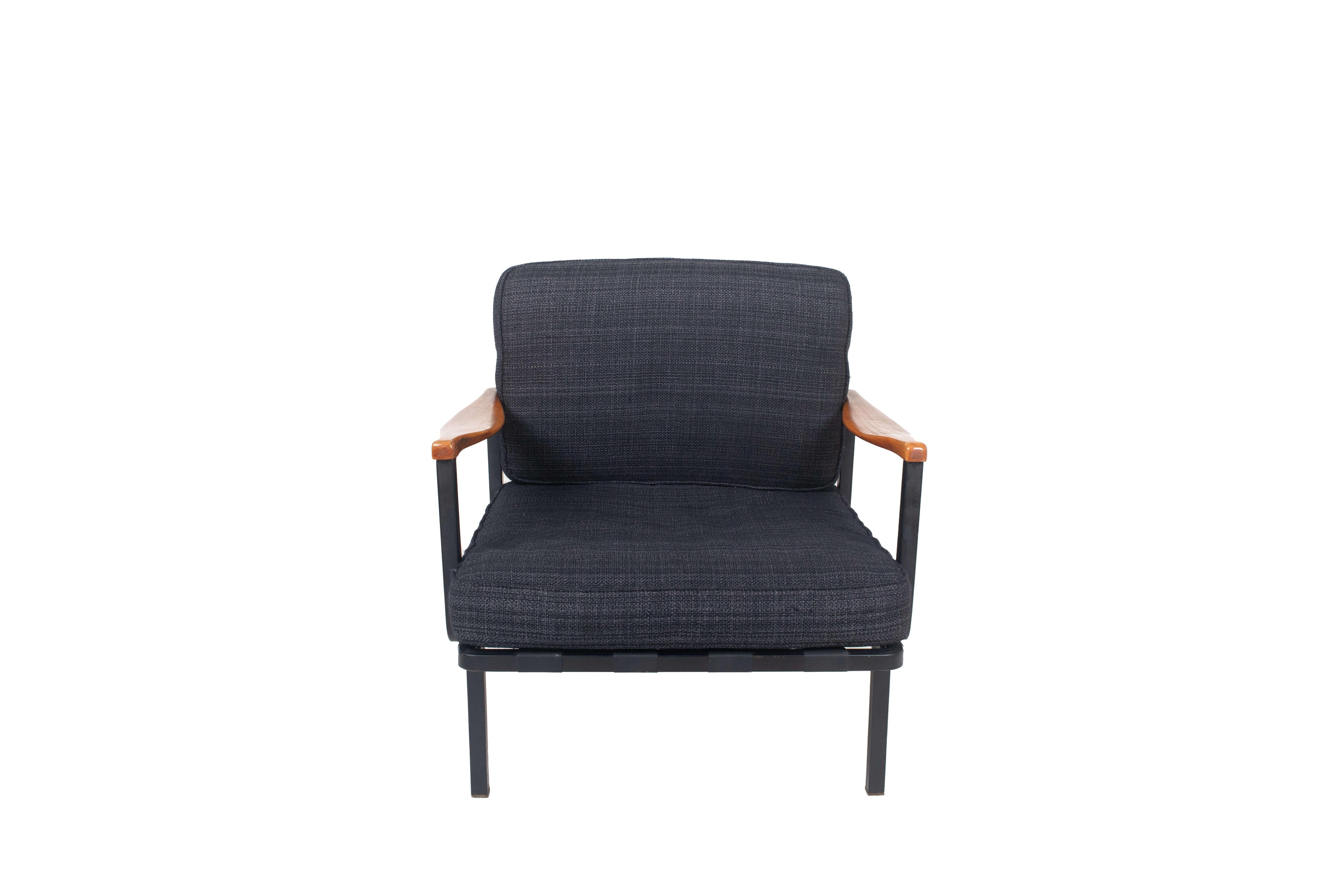 Italian_Modern_Osvaldo_Borsani_Arm_Chair_Model_P24_by_Tecno,_Italy,_1961