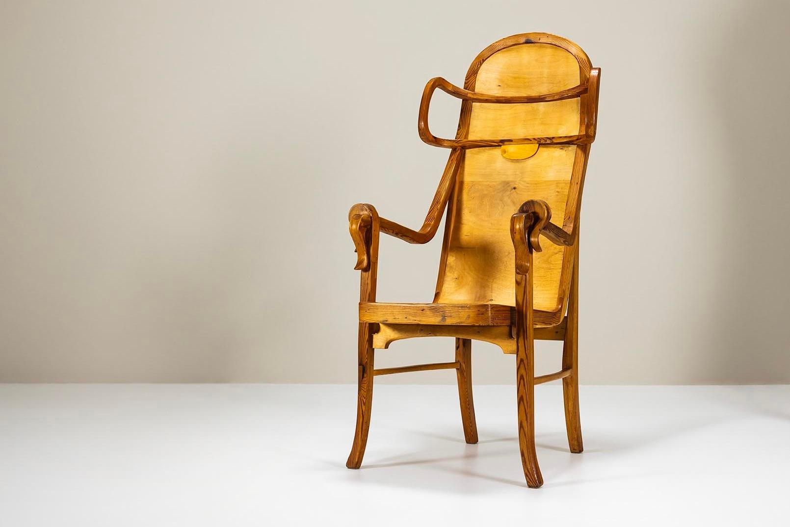 Sculptural_Armchair_in_Pine_-and_Plywood_by_Eberhard_Muéller,_Germany_1980s