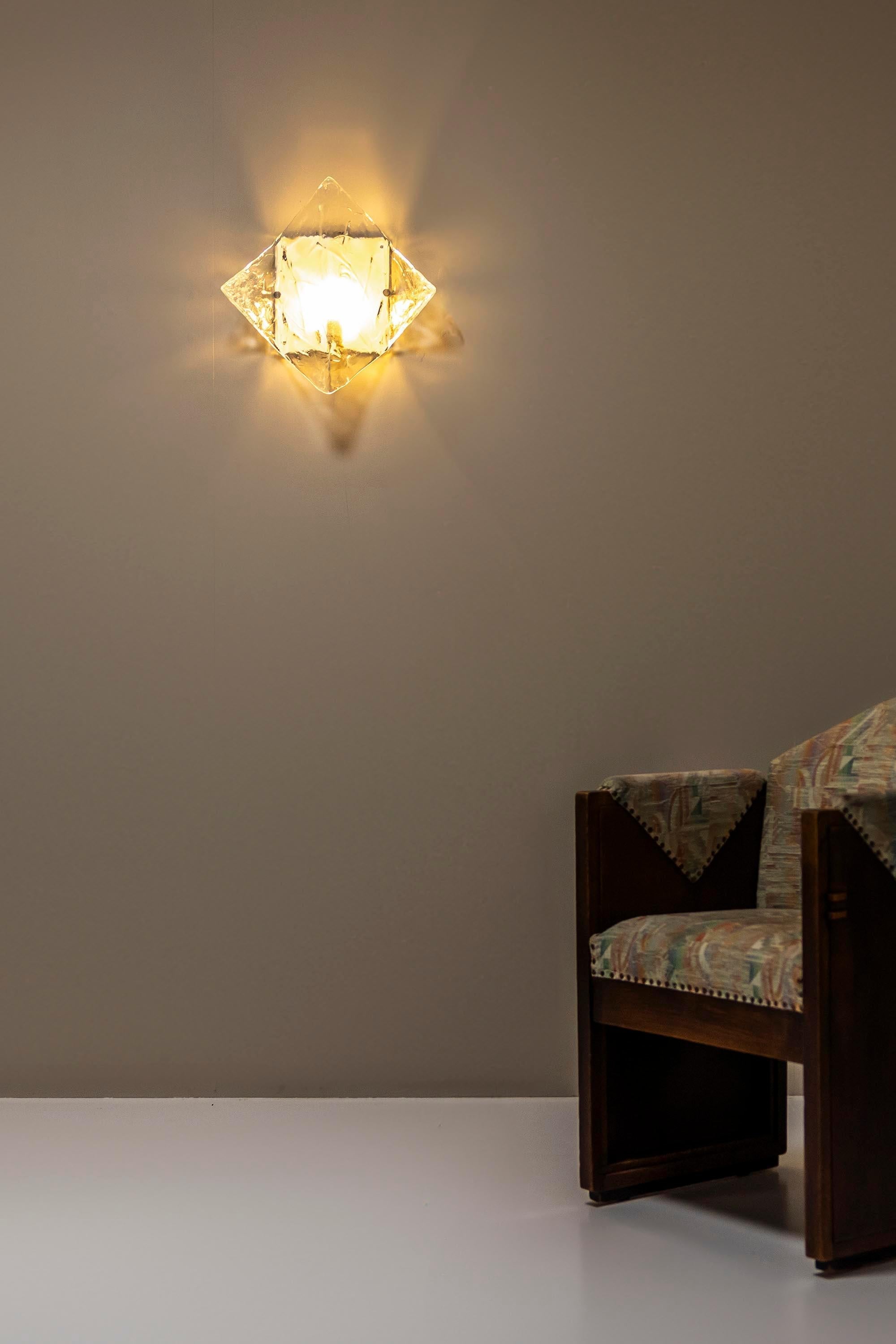 Ghiaccio_Murano_Glass_Wall_Lamp_by_Mazzega_1970s_Italy