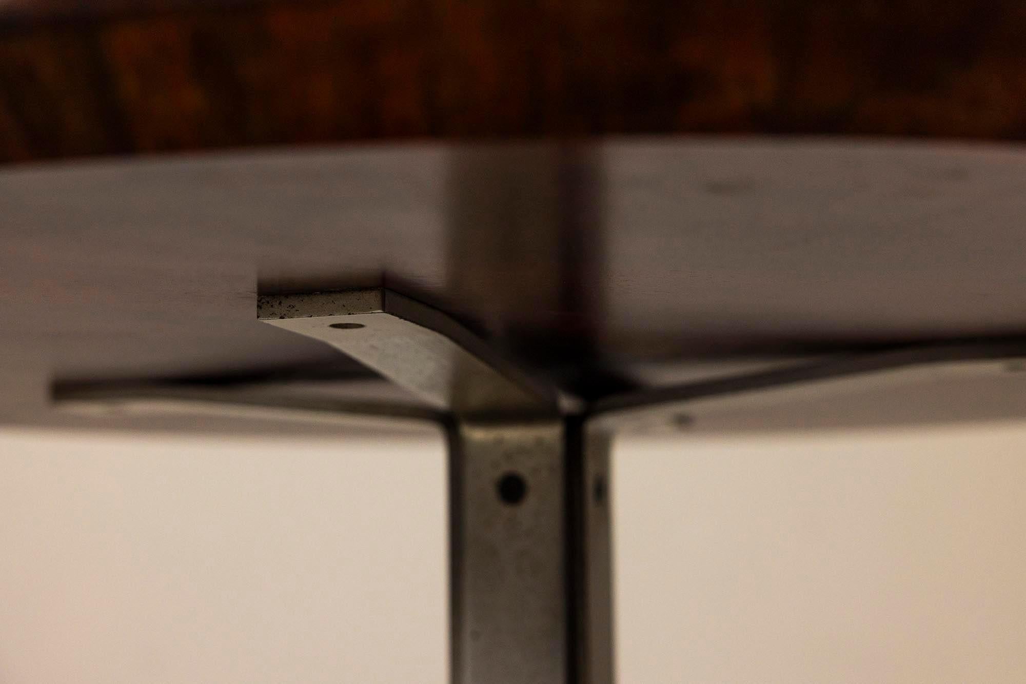 Coffee_Table_by_Formanova_from_1960s_Italy