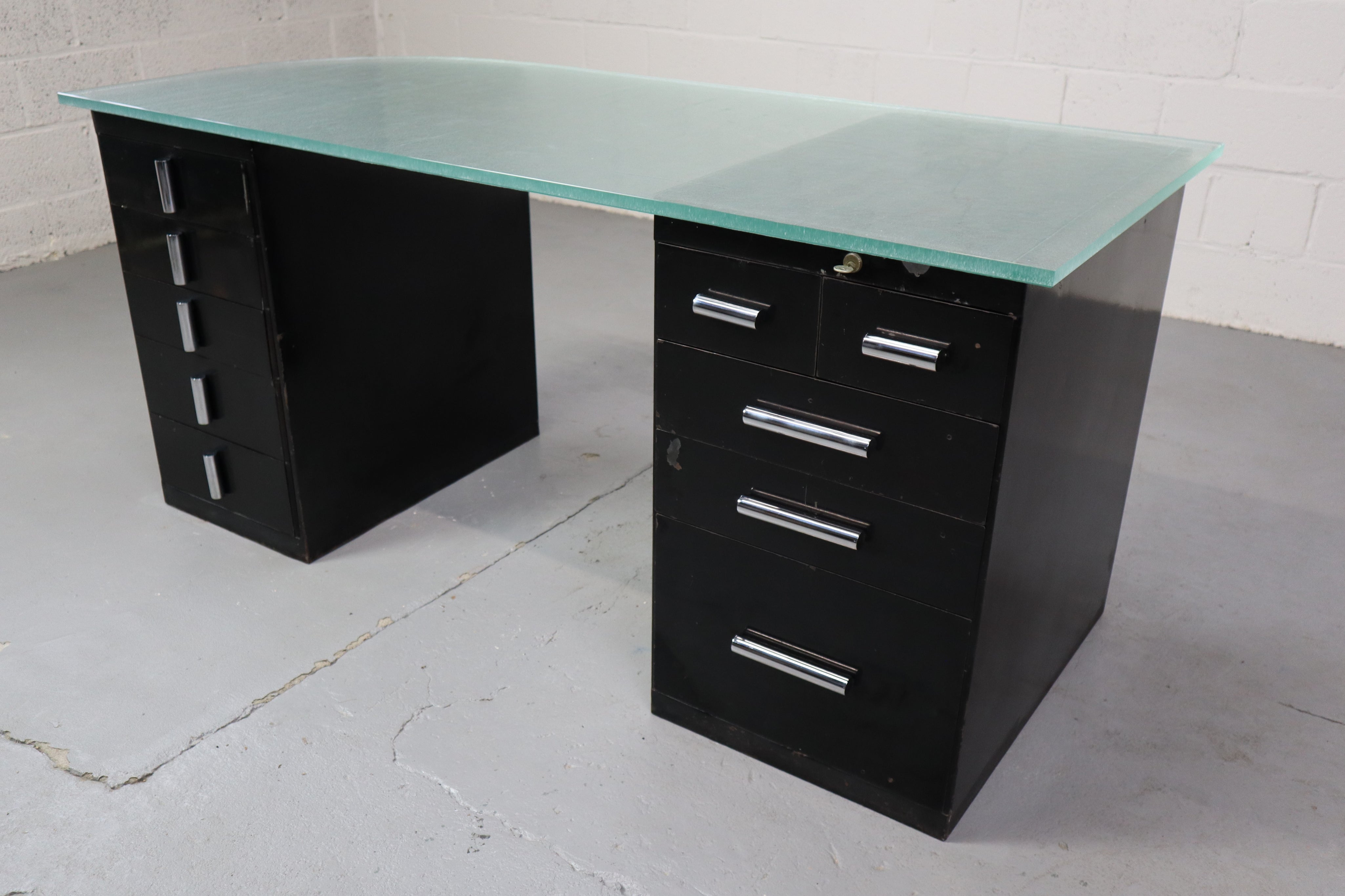1930's_modernist_desk_in_black_lacquered_metal