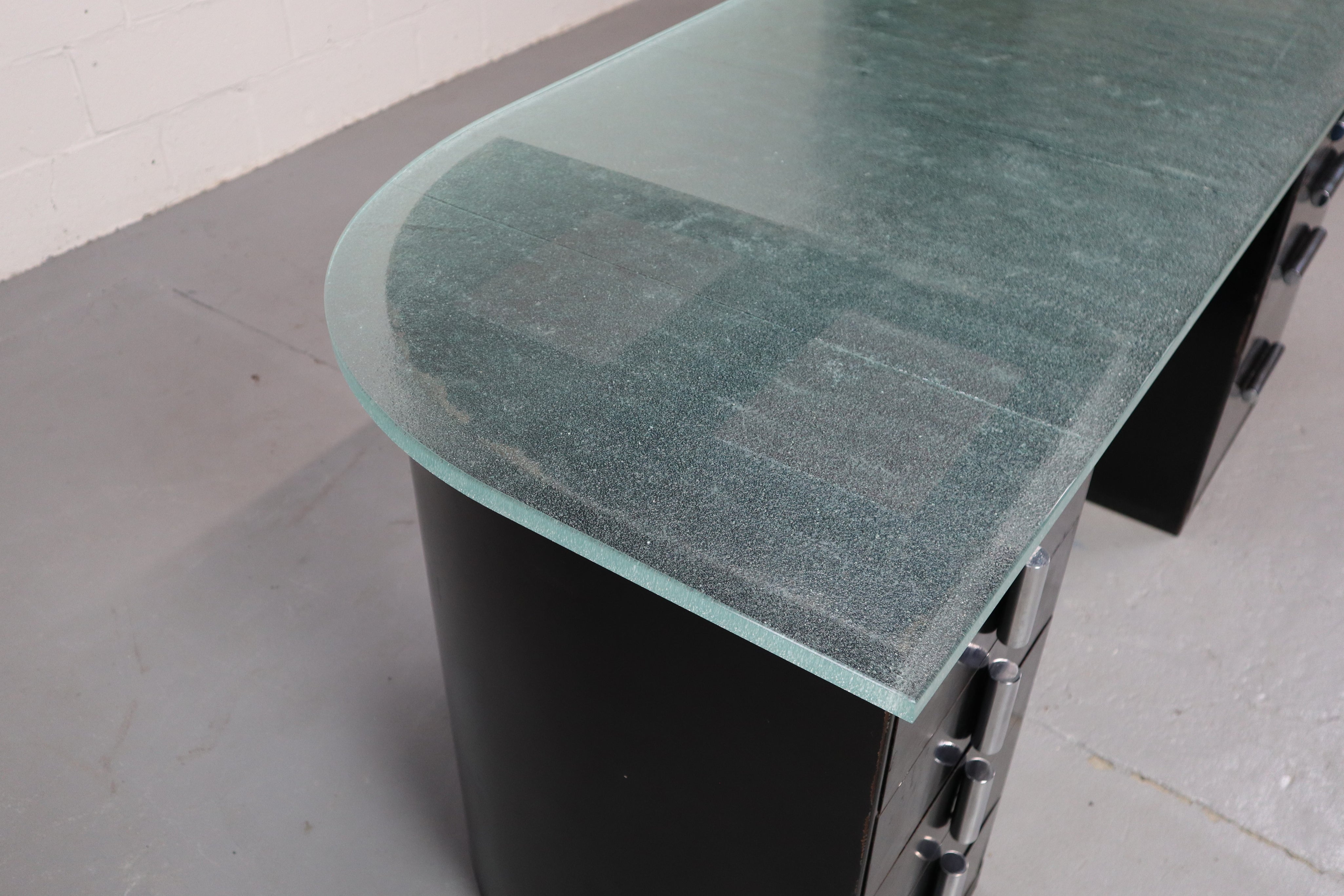 1930's_modernist_desk_in_black_lacquered_metal