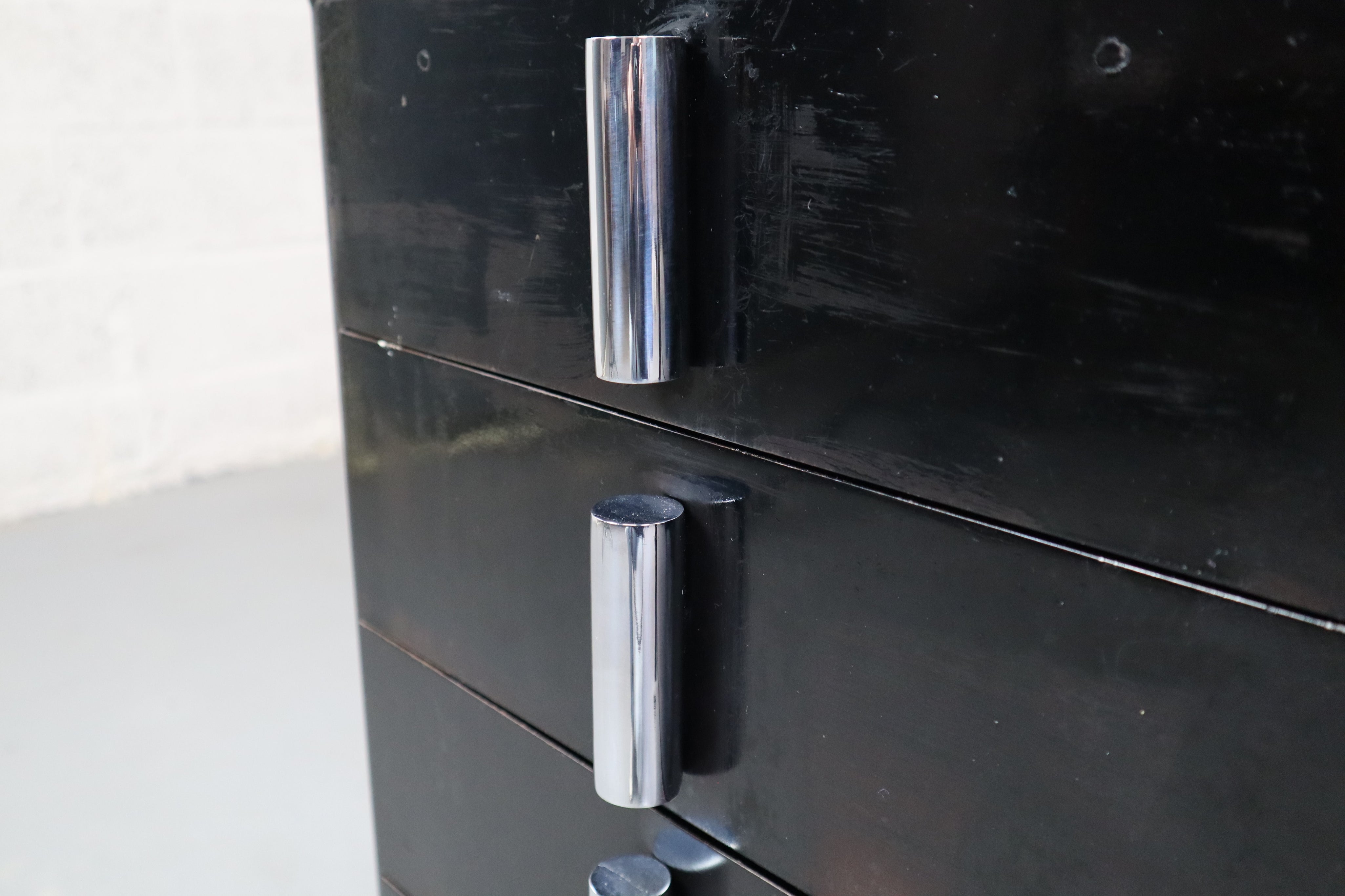 1930's_modernist_desk_in_black_lacquered_metal