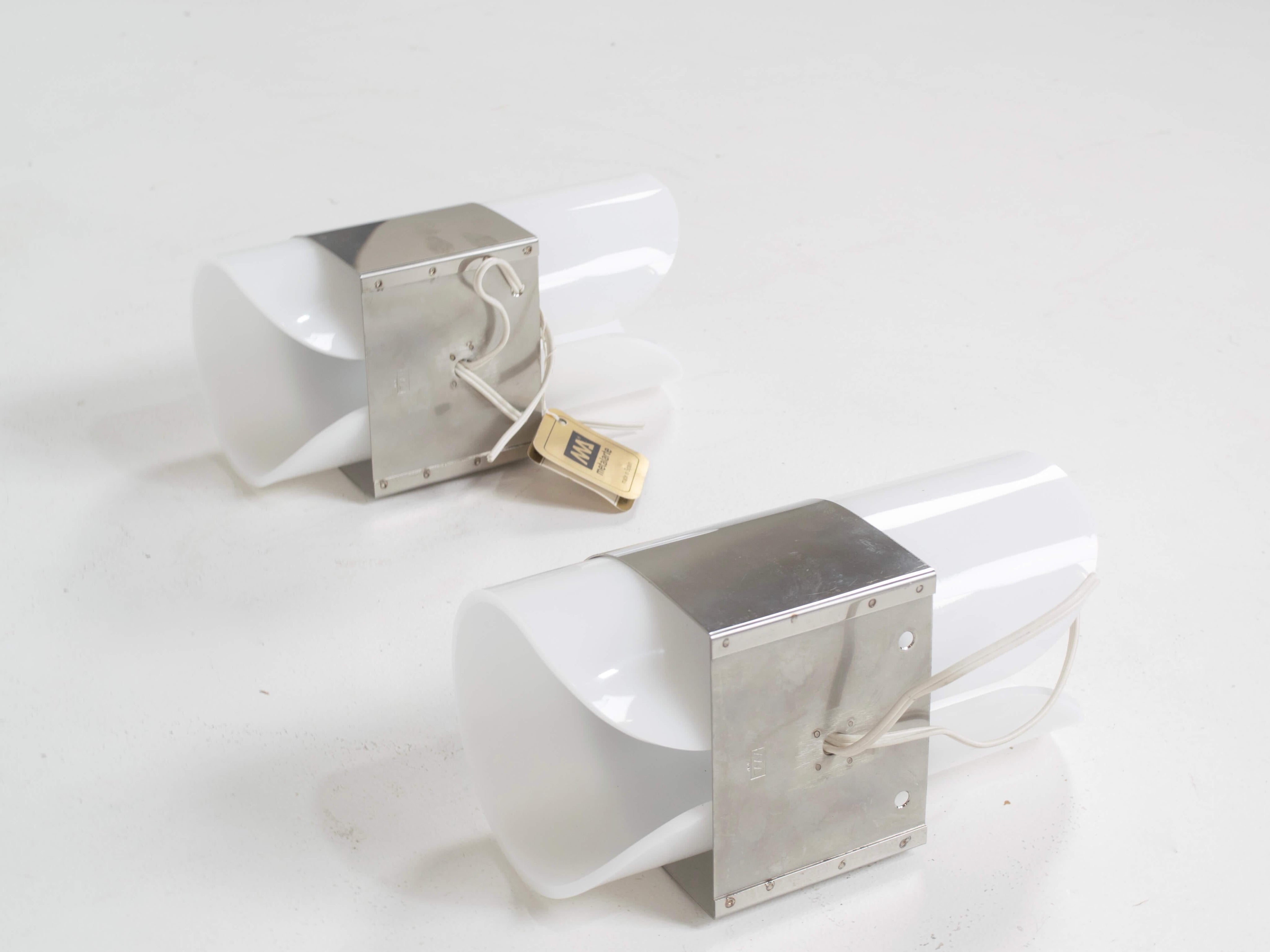 Set_of_2_Metracrilato_Wall_Lights_from_Metalarte,_1980s,_Spain