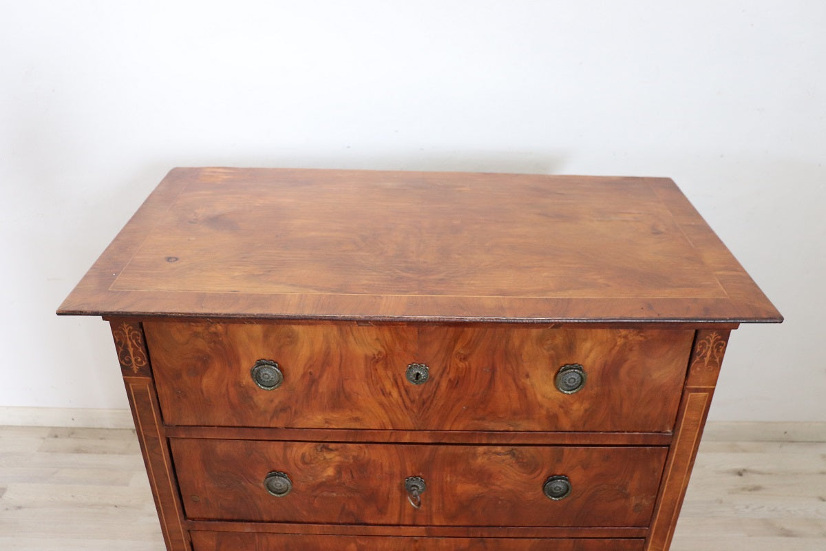 Antique_Chest_of_Drawers_in_Walnut,_Late_19th_Century