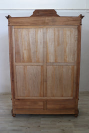 Veneer_Walnut_Wardrobe,_Late_19th_Century