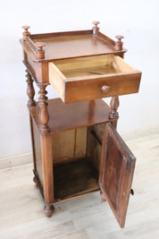 Set_of_2_Walnut_Nightstands_from_Mid_19th_Century