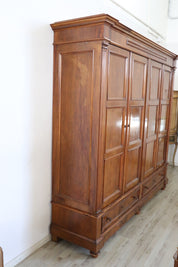 Large_Antique_Wardrobe_in_Walnut_from_Late_19th_Century