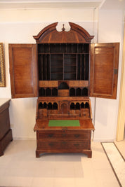 English_Louis_XVI_Secretary,_1770