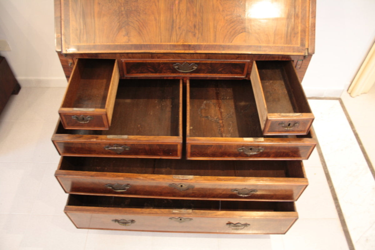 English_Louis_XVI_Secretary,_1770