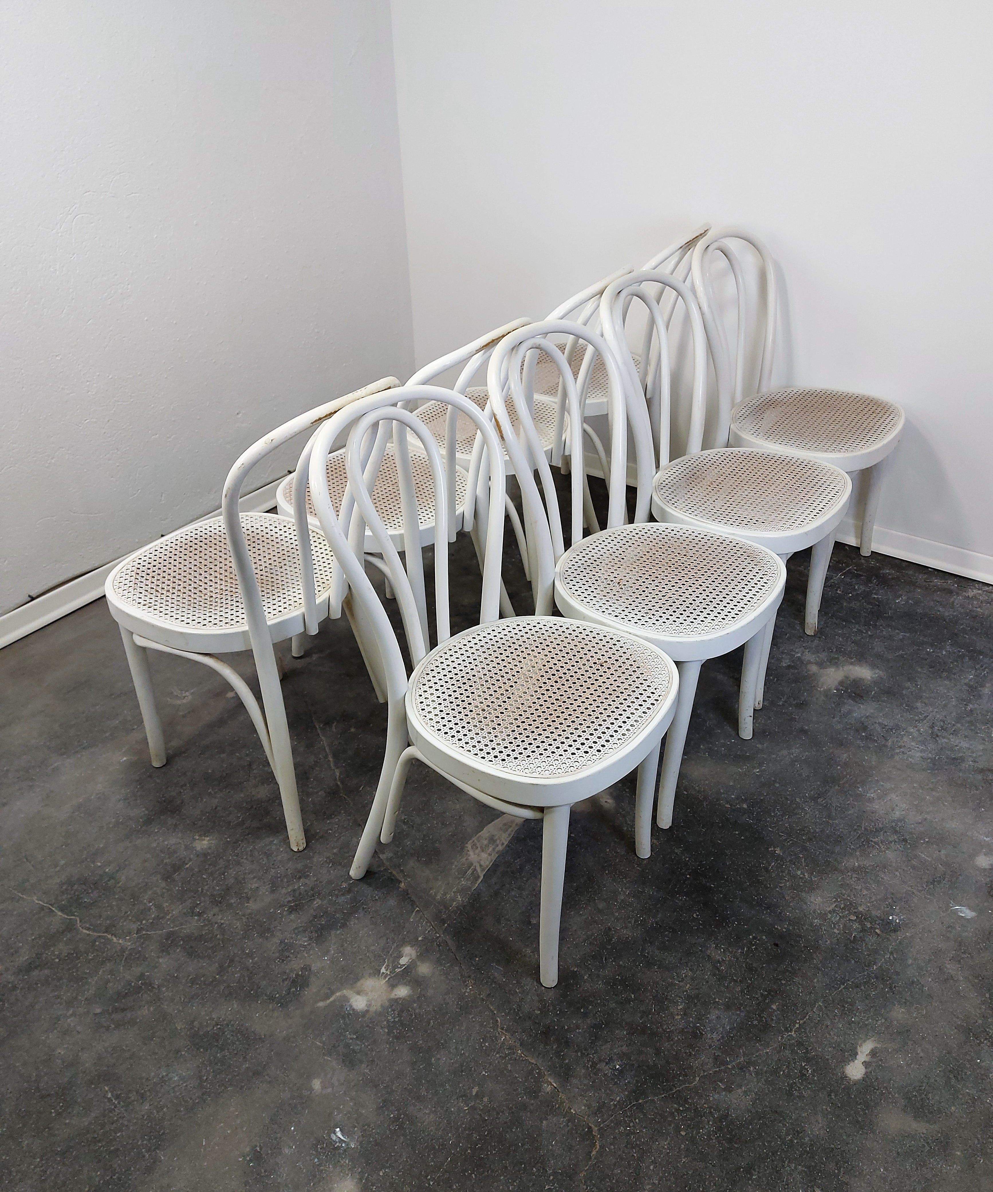 Set_of_9_1970s_Bentwood_No._18_Dining_Chairs_–_Classic_Café_(Thonet-Style)