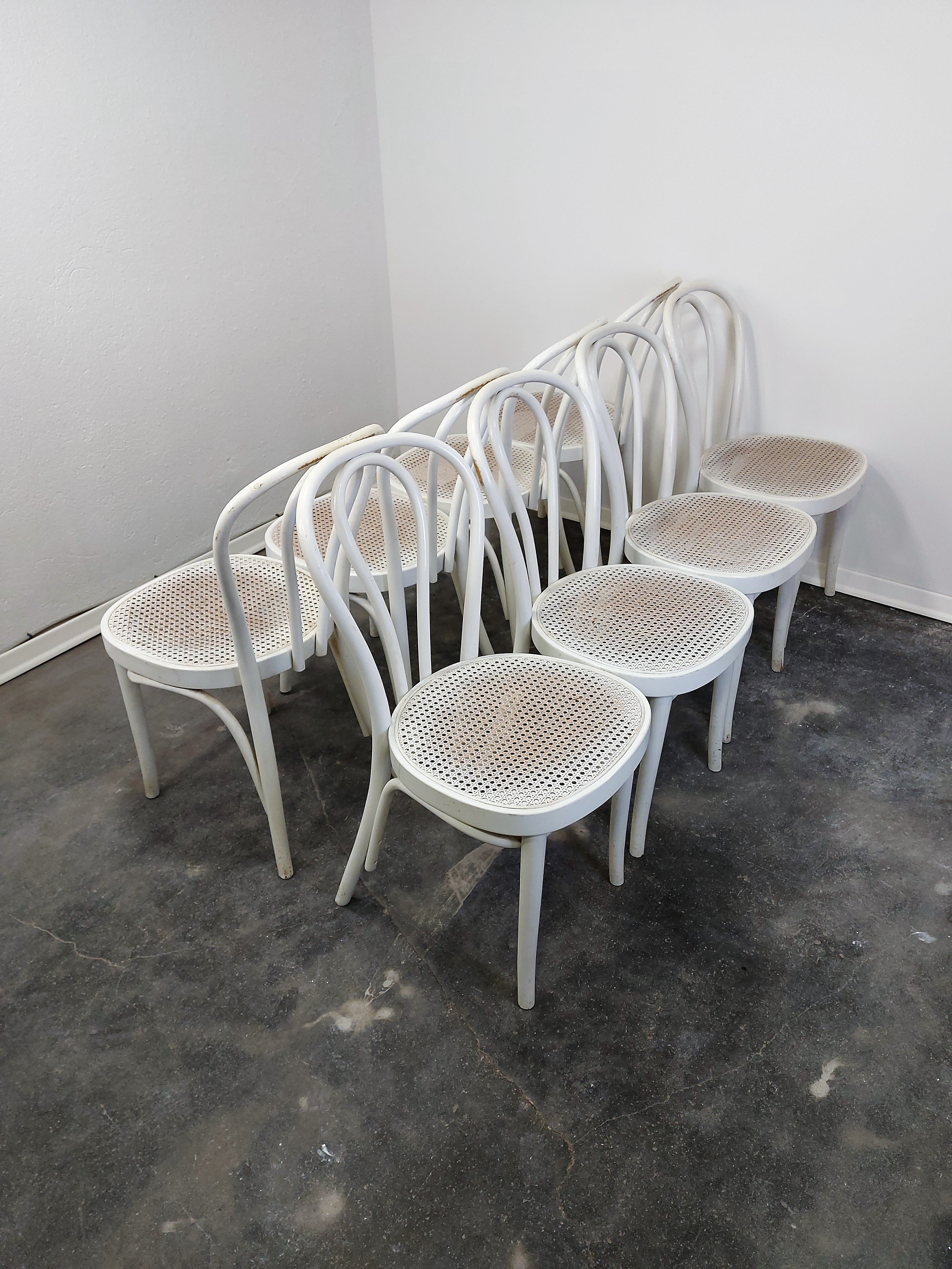 Set_of_9_1970s_Bentwood_No._18_Dining_Chairs_–_Classic_Café_(Thonet-Style)