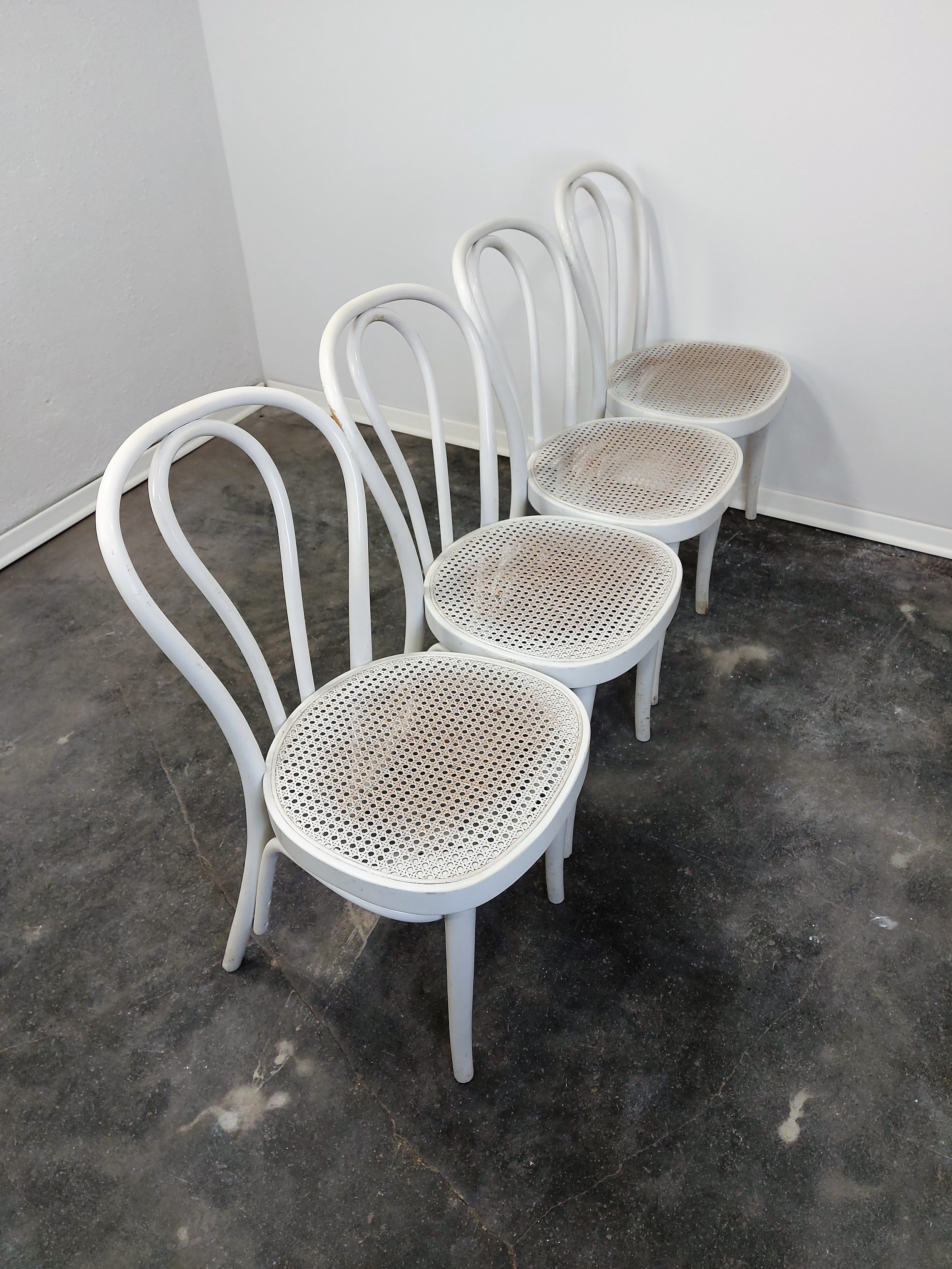 Set_of_9_1970s_Bentwood_No._18_Dining_Chairs_–_Classic_Café_(Thonet-Style)