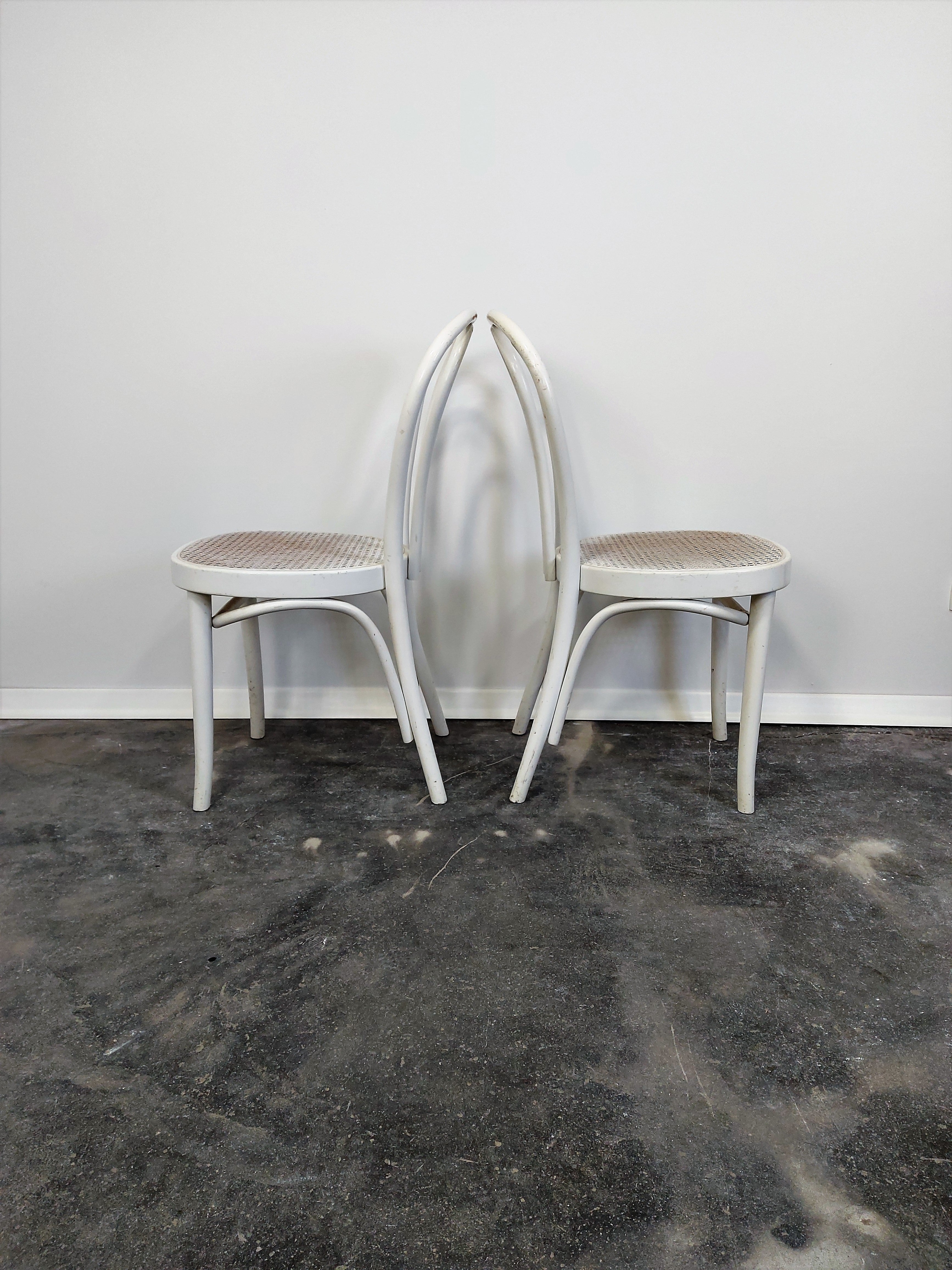 Set_of_9_1970s_Bentwood_No._18_Dining_Chairs_–_Classic_Café_(Thonet-Style)