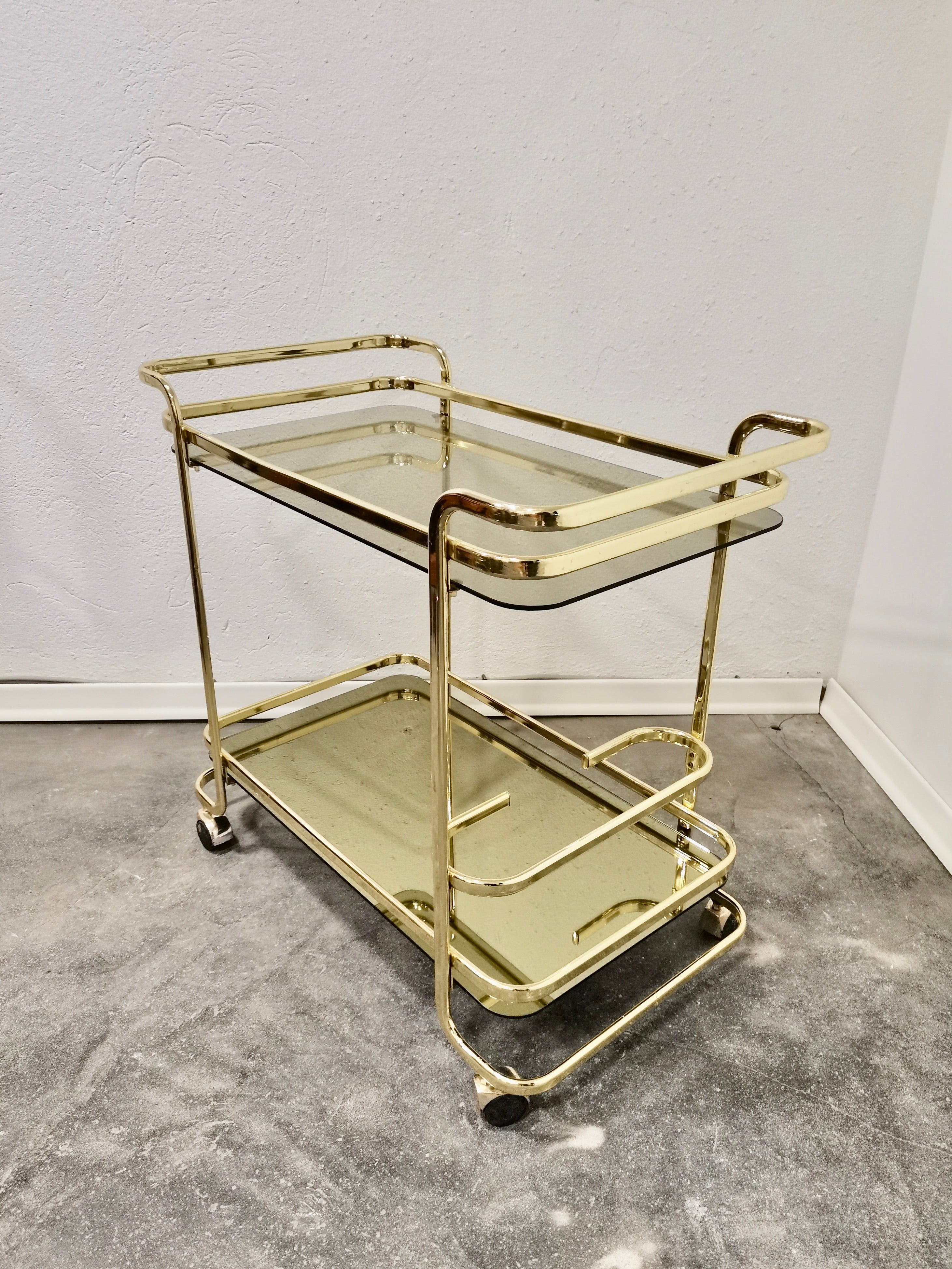 1980s_Italian_Brass_Bar_Cart_with_Smoked_Glass_&_Gold-Mirror_Shelf_(Hollywood_Regency)