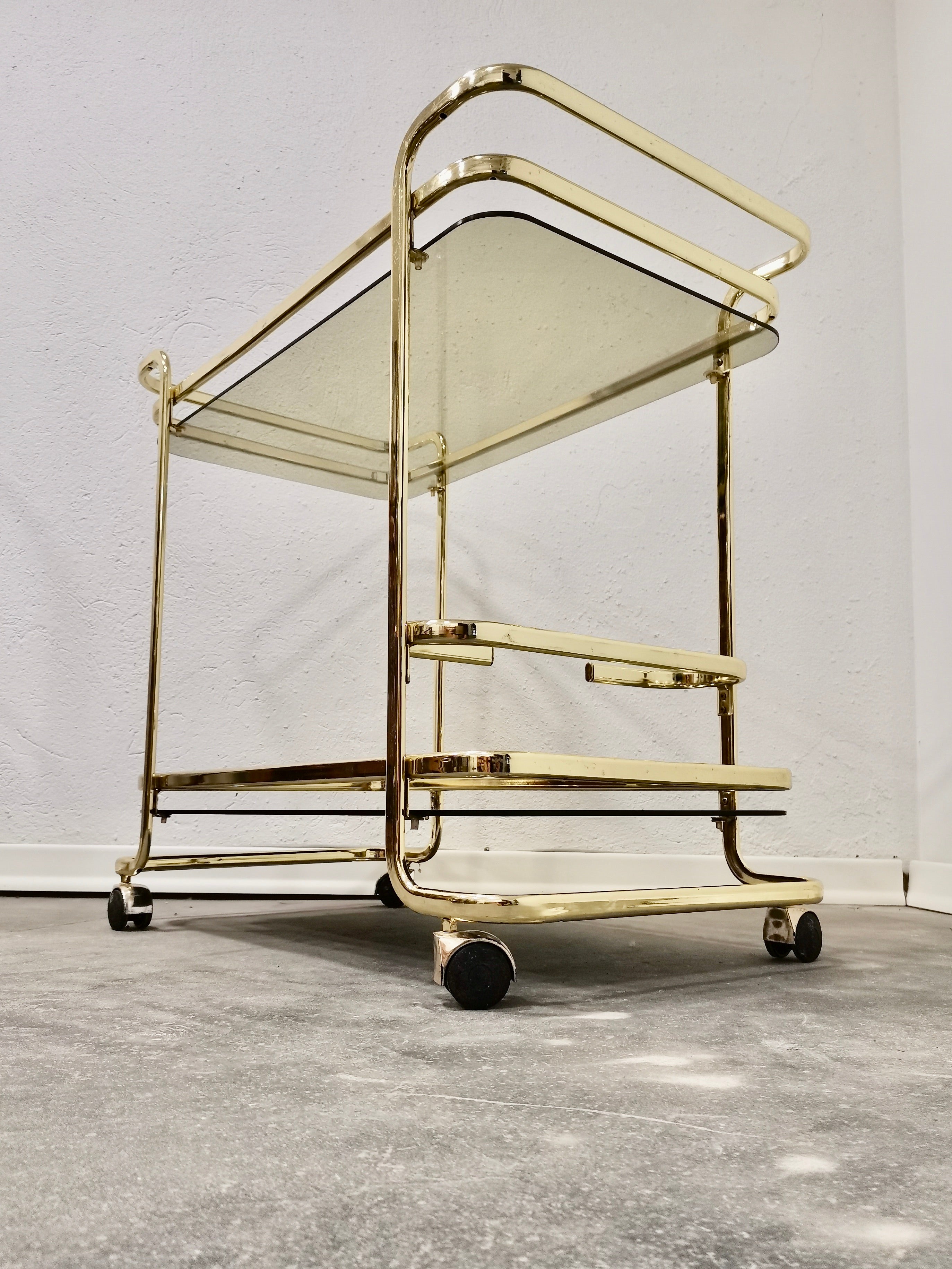 1980s_Italian_Brass_Bar_Cart_with_Smoked_Glass_&_Gold-Mirror_Shelf_(Hollywood_Regency)