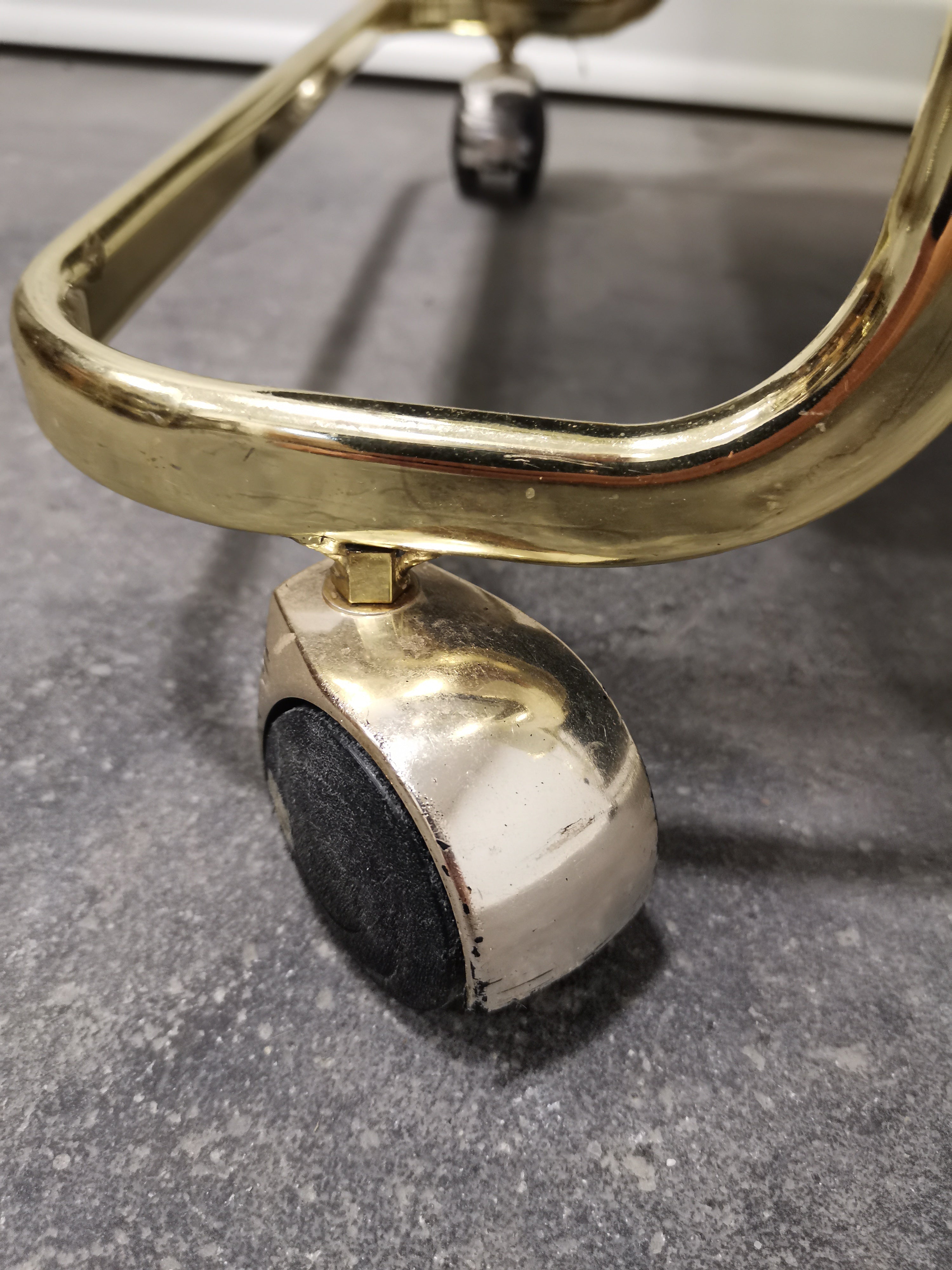 1980s_Italian_Brass_Bar_Cart_with_Smoked_Glass_&_Gold-Mirror_Shelf_(Hollywood_Regency)